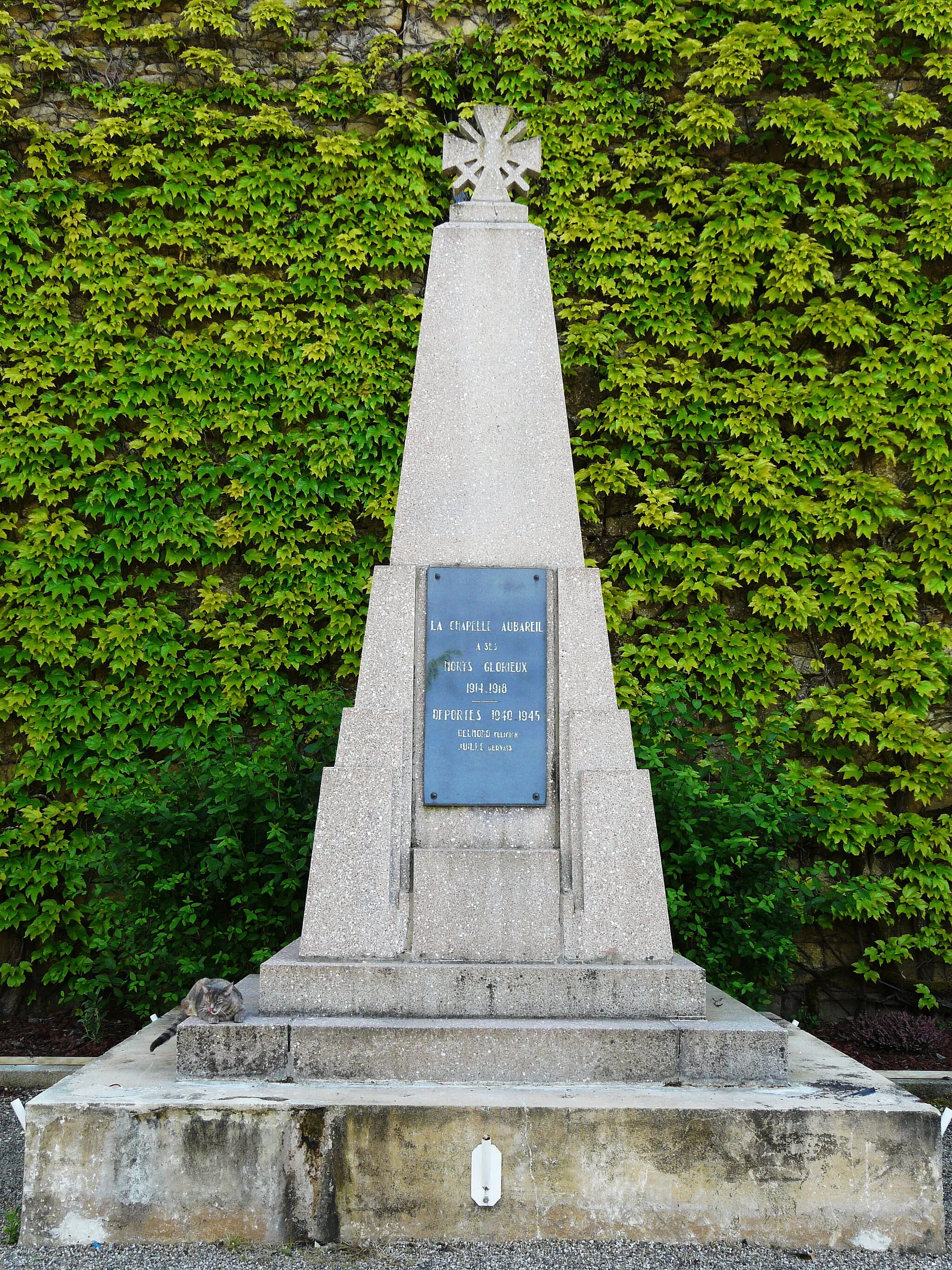 Photo showing: Le monument aux morts de La Chapelle-Aubareil, Dordogne, France.