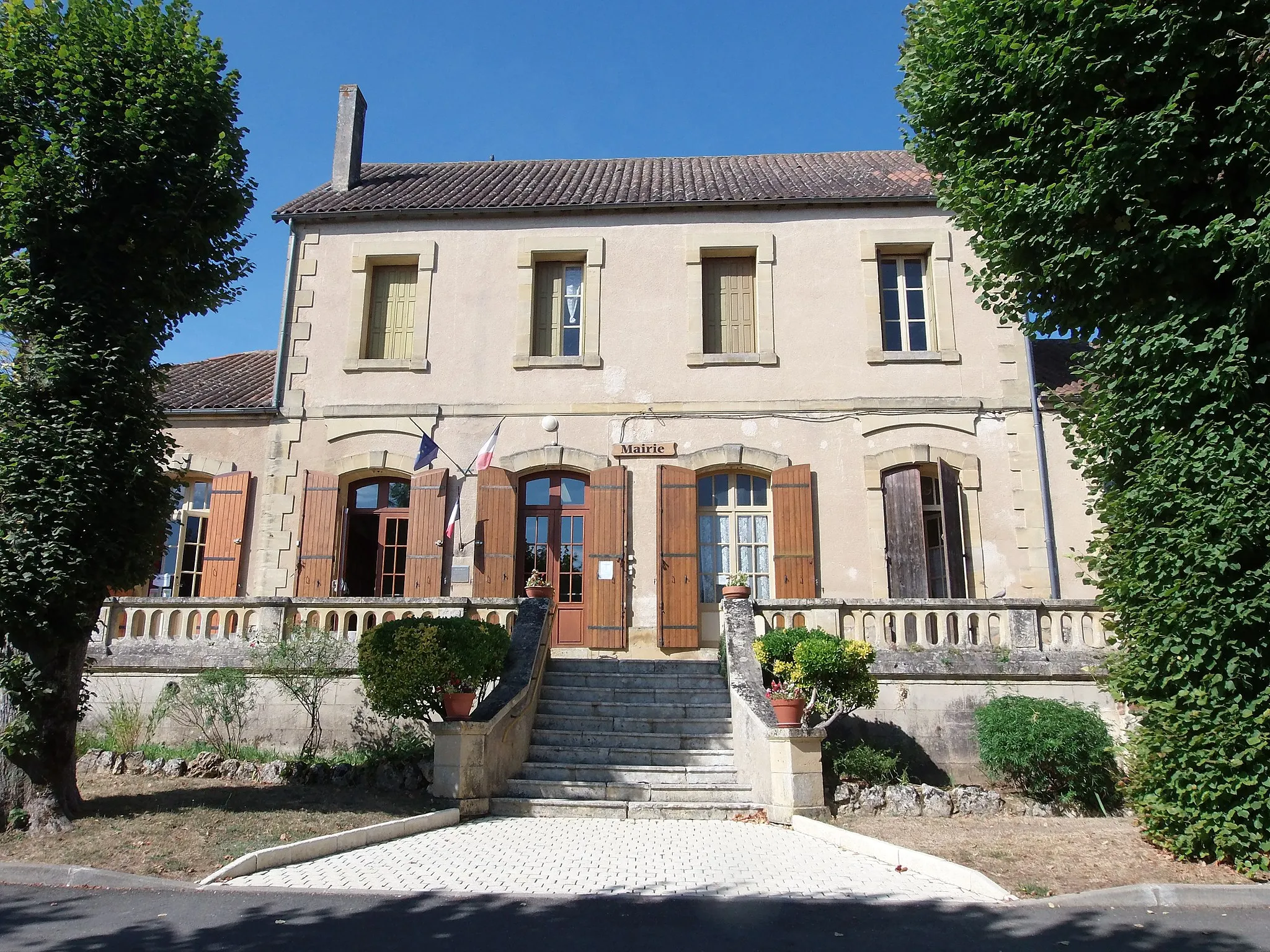 Photo showing: Mairie de Liorac-sur-Louyre, commune française située en Dordogne.
