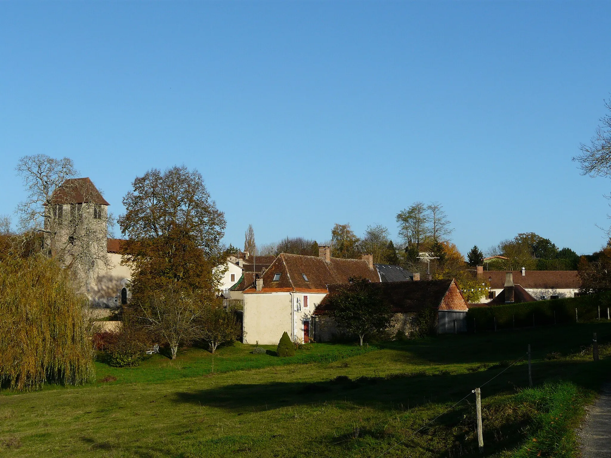 Photo showing: Le village de Milhac-d'Auberoche, Dordogne, France.