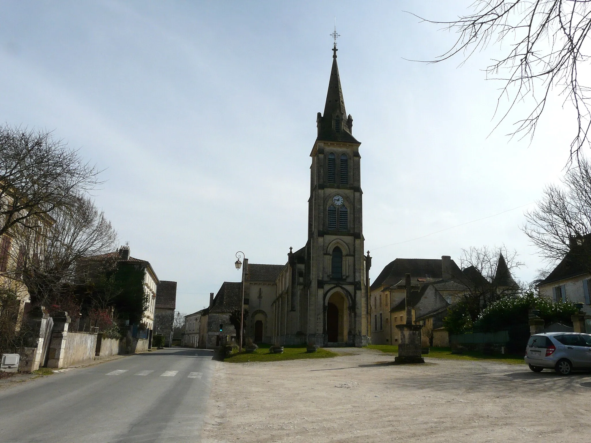 Photo showing: L'église Saint-Aubin de Saint-Aubin-de-Lanquais, Dordogne, France.