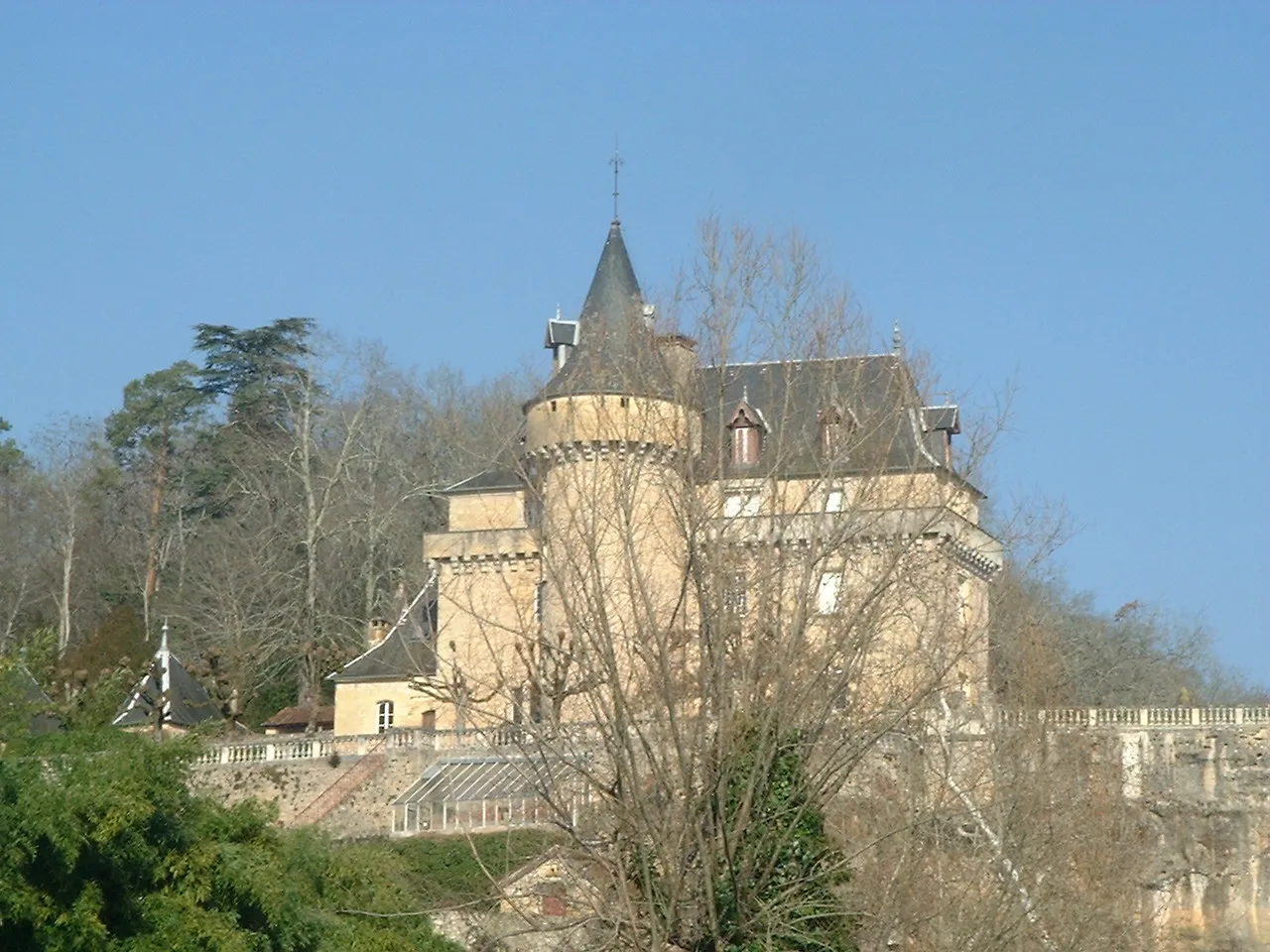 Photo showing: Castle of Belcayre, Thonac, Dordogne, France, february 2000