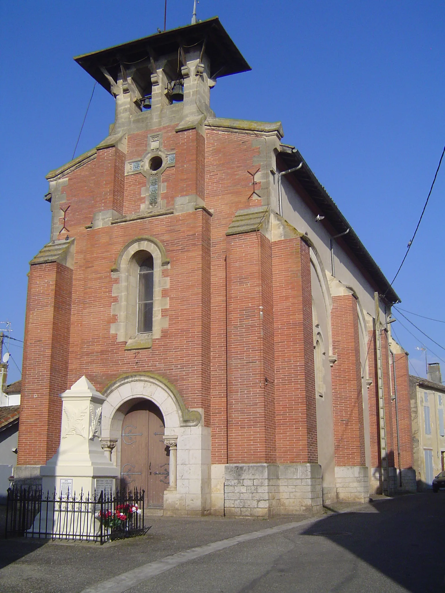 Photo showing: Vue de l'église Saint-Cloud à Monheurt