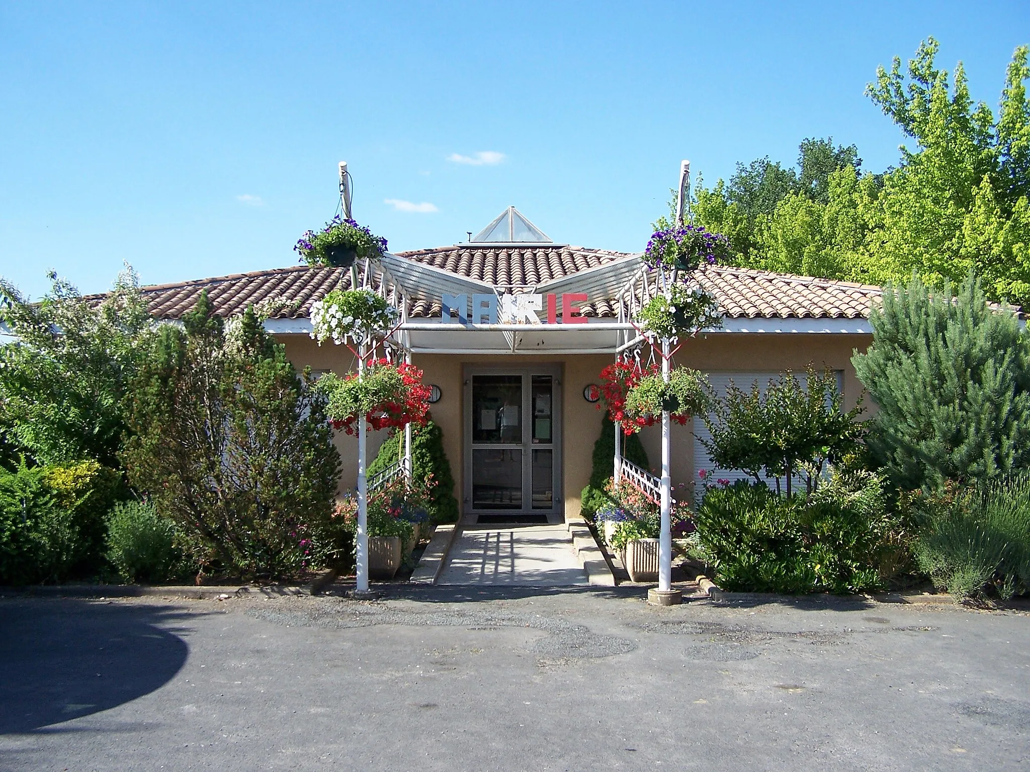 Photo showing: Mairie de Fontet, Gironde, France