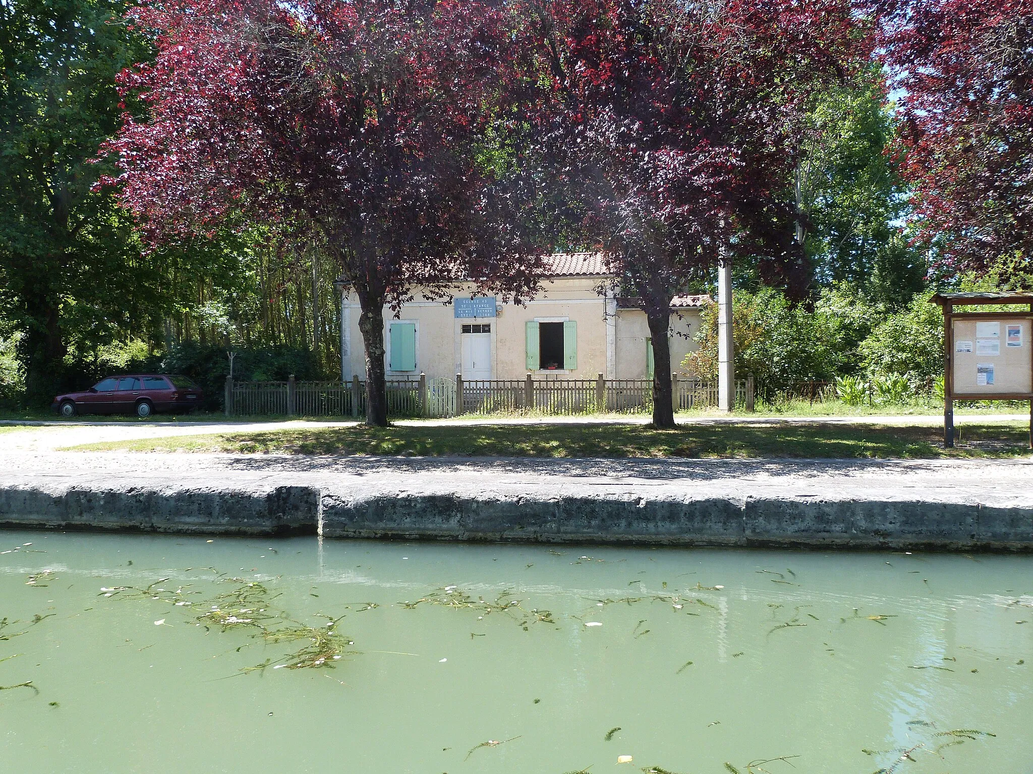 Photo showing: Maison éclusière de l'Avance (Montpouillan)