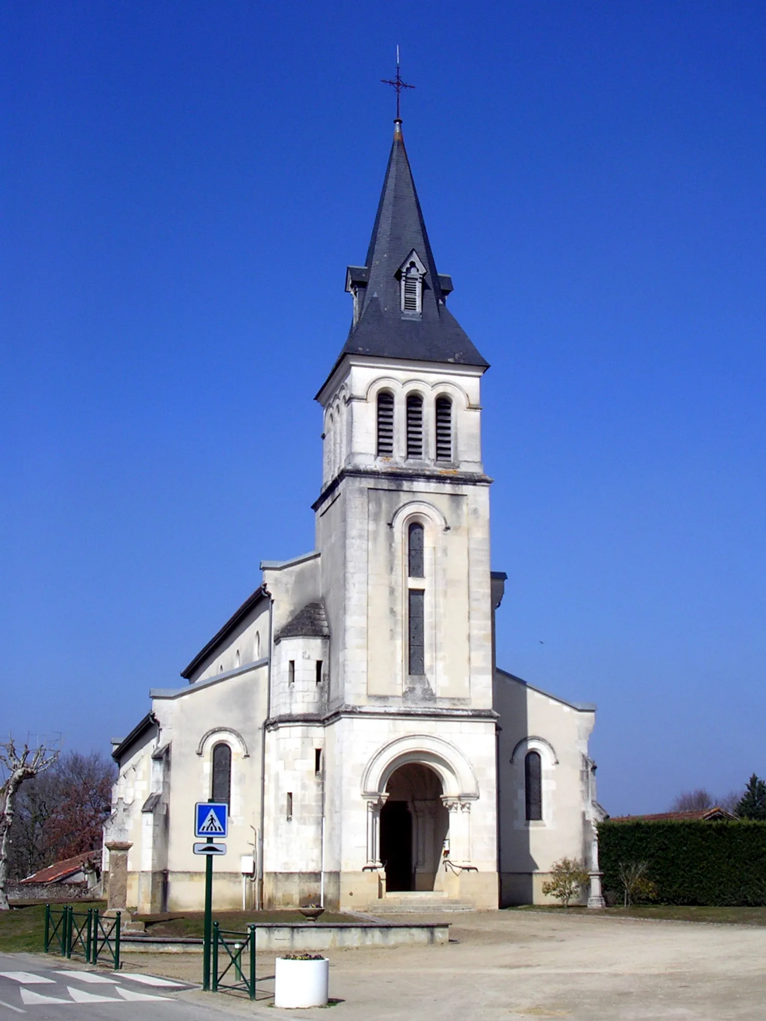 Photo showing: Église Saint-Laurent-et-Saint-Girons de Luglon, dans le département français des Landes