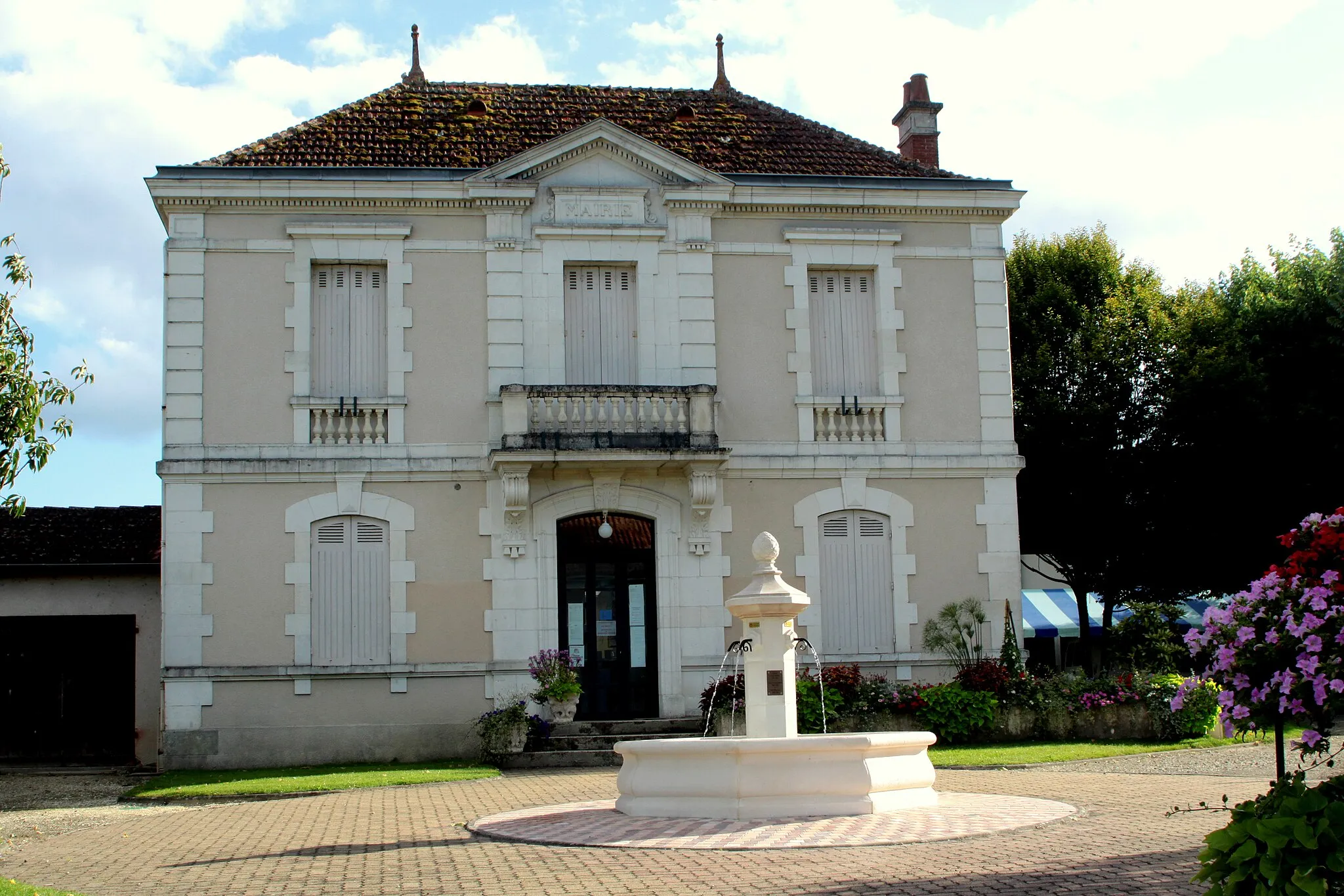 Photo showing: Townhall of Gaillères