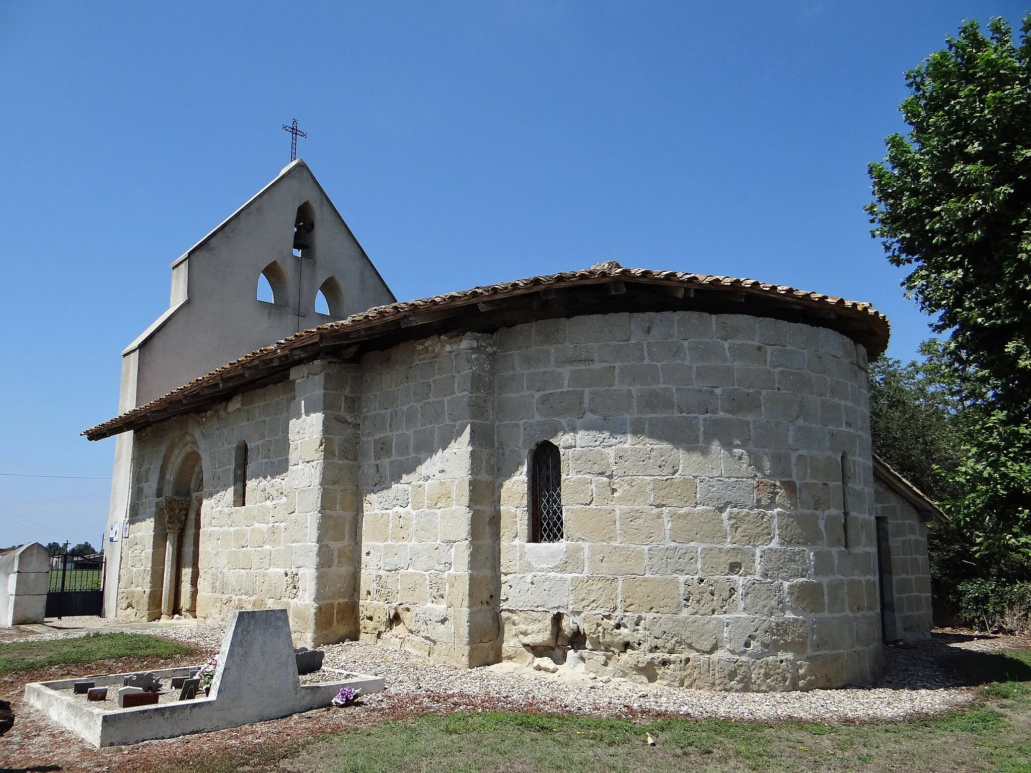 Photo showing: Roumagne - Église Saint-Martin de Cadillac - Vue du chevet