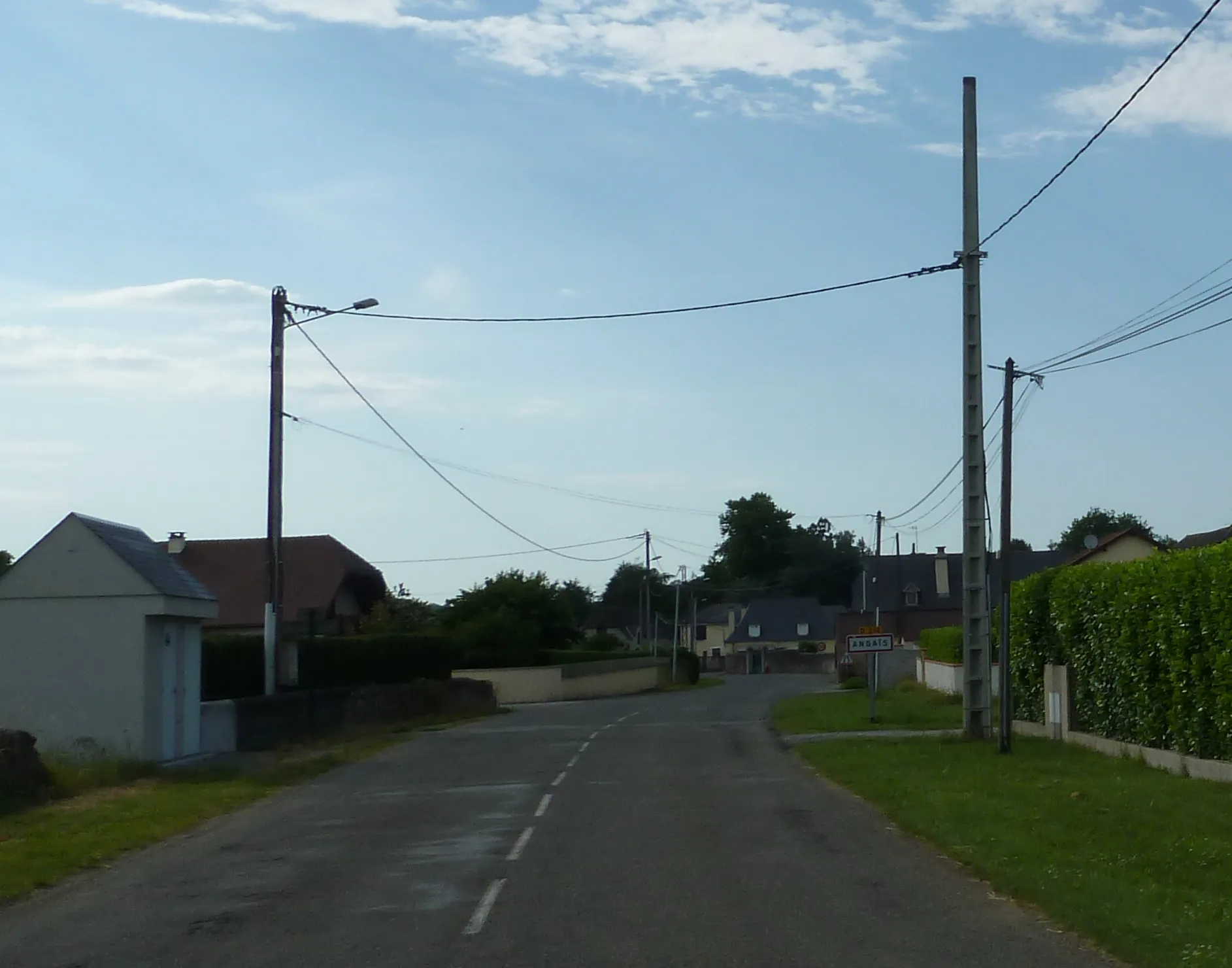 Photo showing: Entrée dans Angaïs