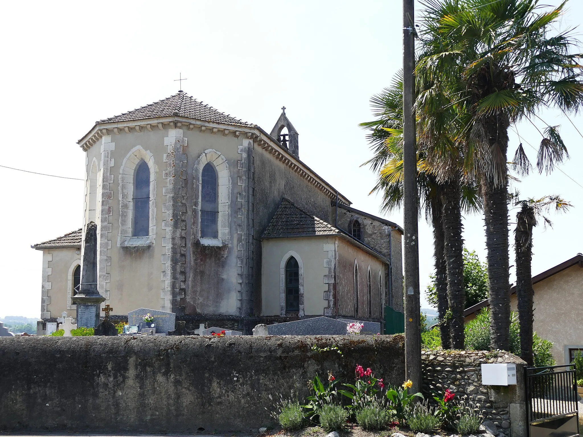 Photo showing: Saint-Jacques' church of Cassaber in Carresse-Cassaber (Pyrénées-Atlantiques, Nouvelle-Aquitaine, France).