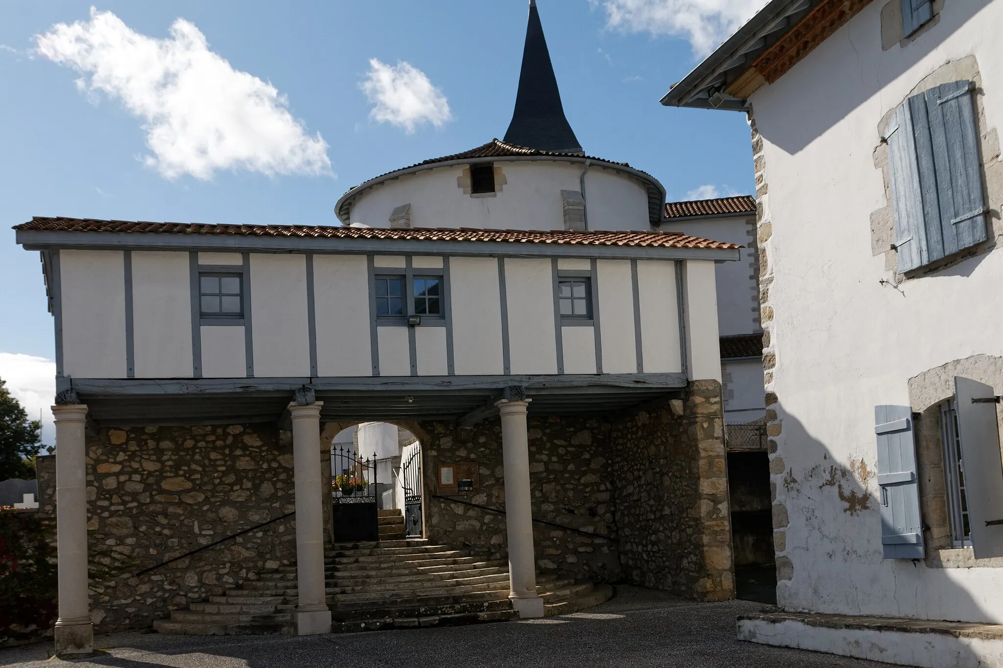 Photo showing: Parish hall above the east gate to the presbytery.