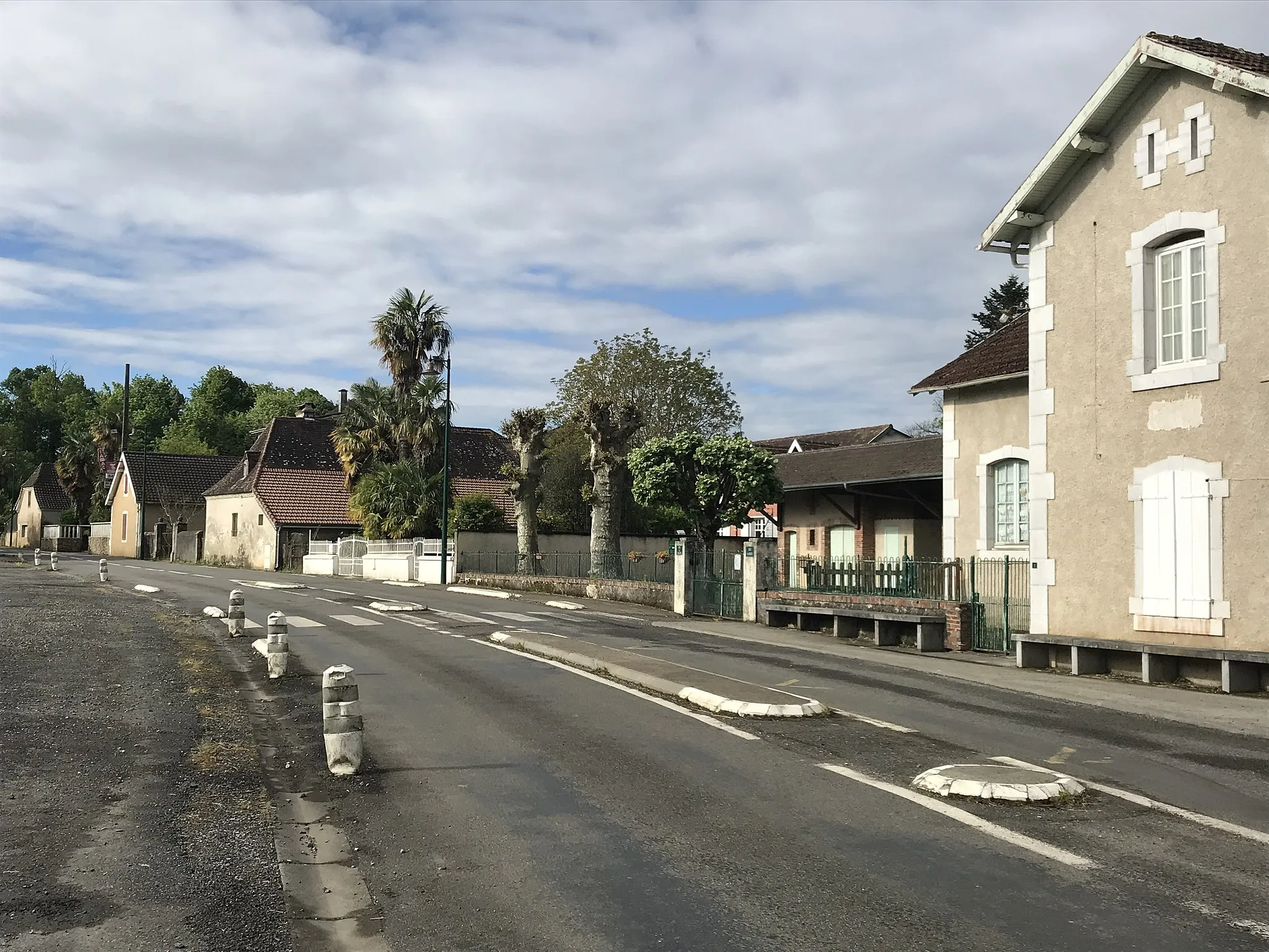 Photo showing: Main road of Lalongue (64, France)