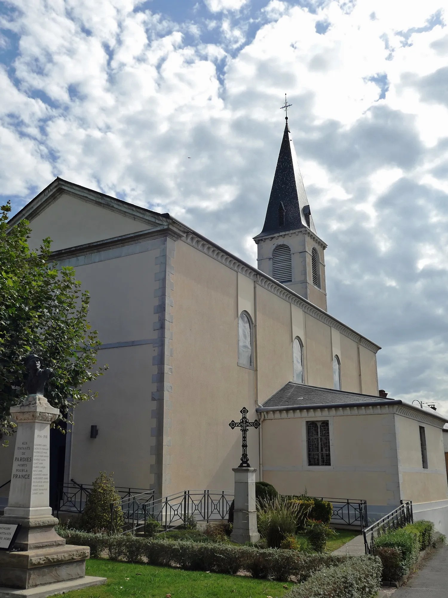 Photo showing: Église Saint-Jean-Baptiste de Pardies