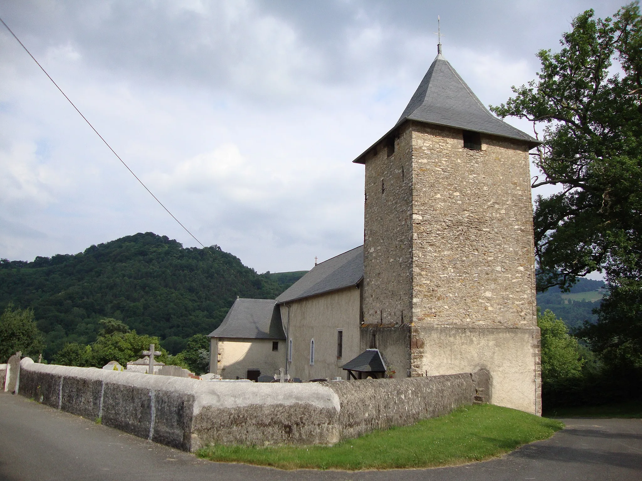 Photo showing: Féas (Pyr-Atl, Fr) church