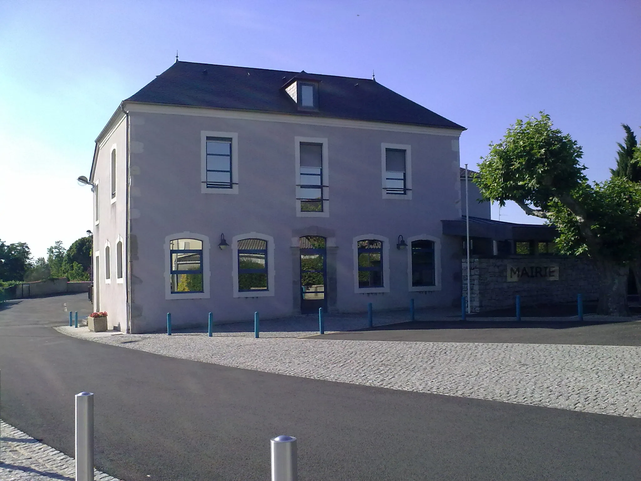 Photo showing: Mairie de Meillon.