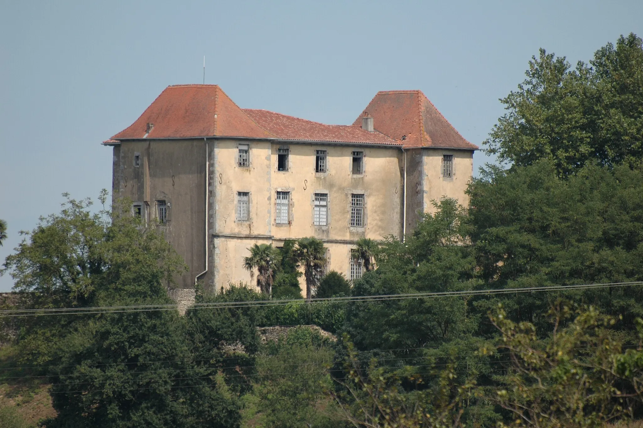 Photo showing: Mendionde, château de Garro