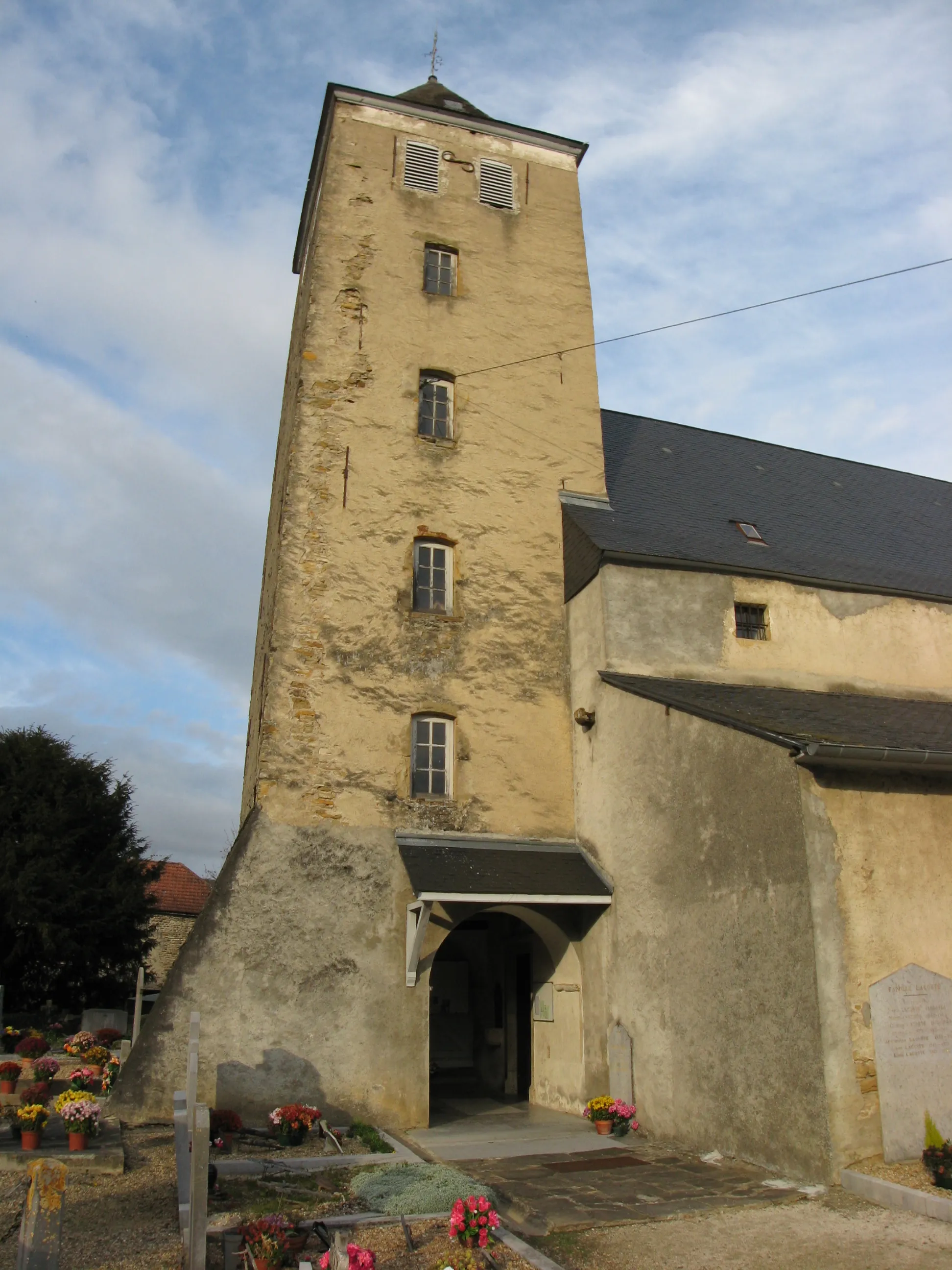 Photo showing: Porche de l'église Saint Laurent de Géronce (Pyrénées-Atlantiques) (Pyrénées).