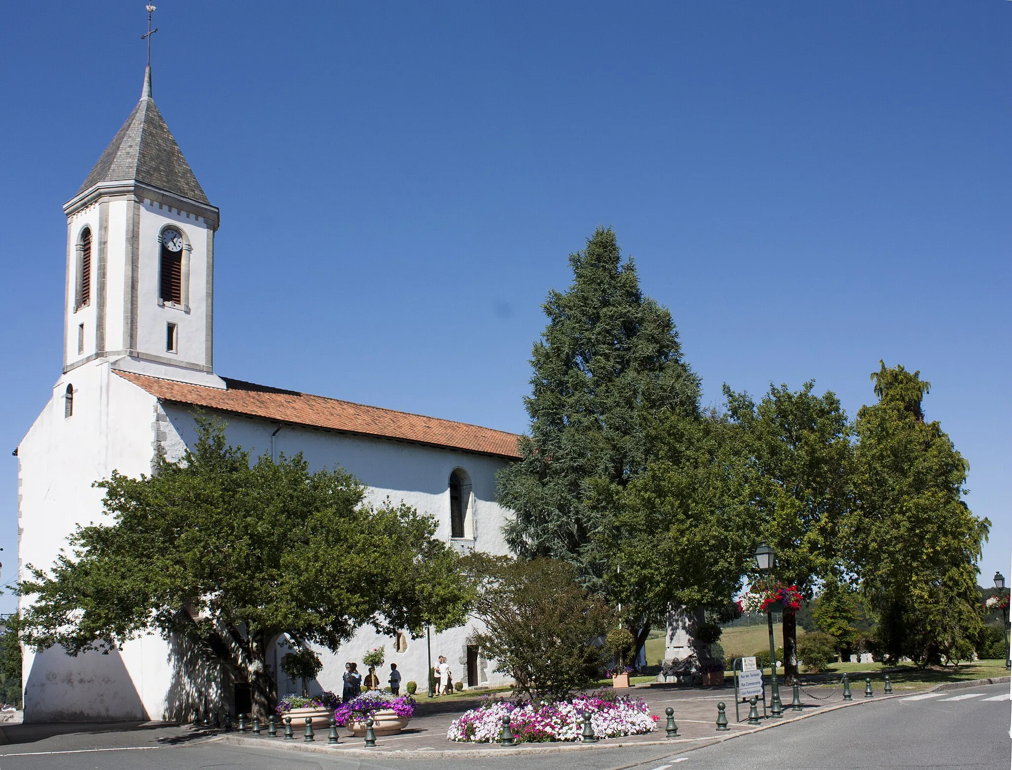 Photo showing: Church built in the 17th century on the site of a 12th century first shrine.