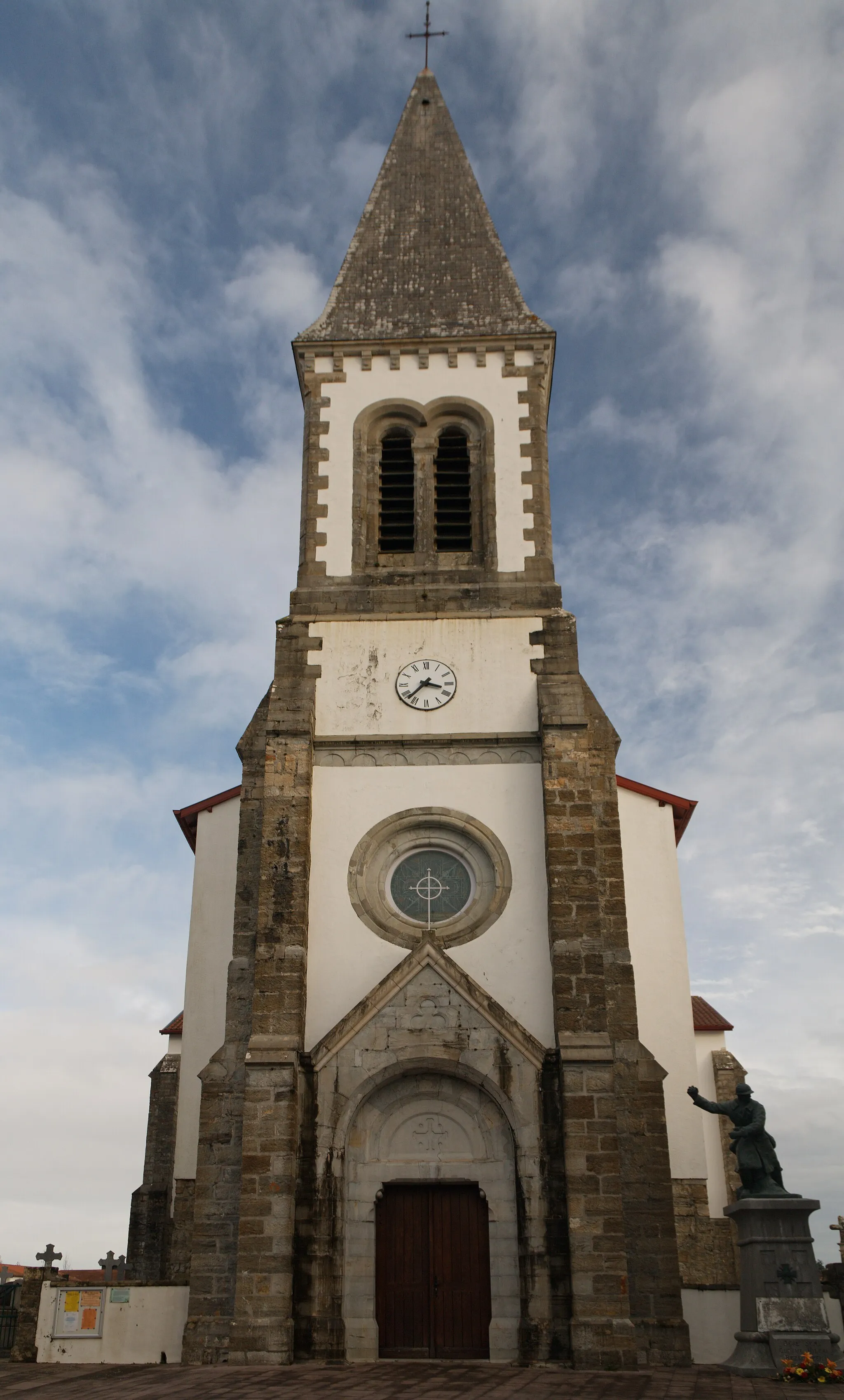 Photo showing: Saint-Vincent-Diacre Church in Briscous.