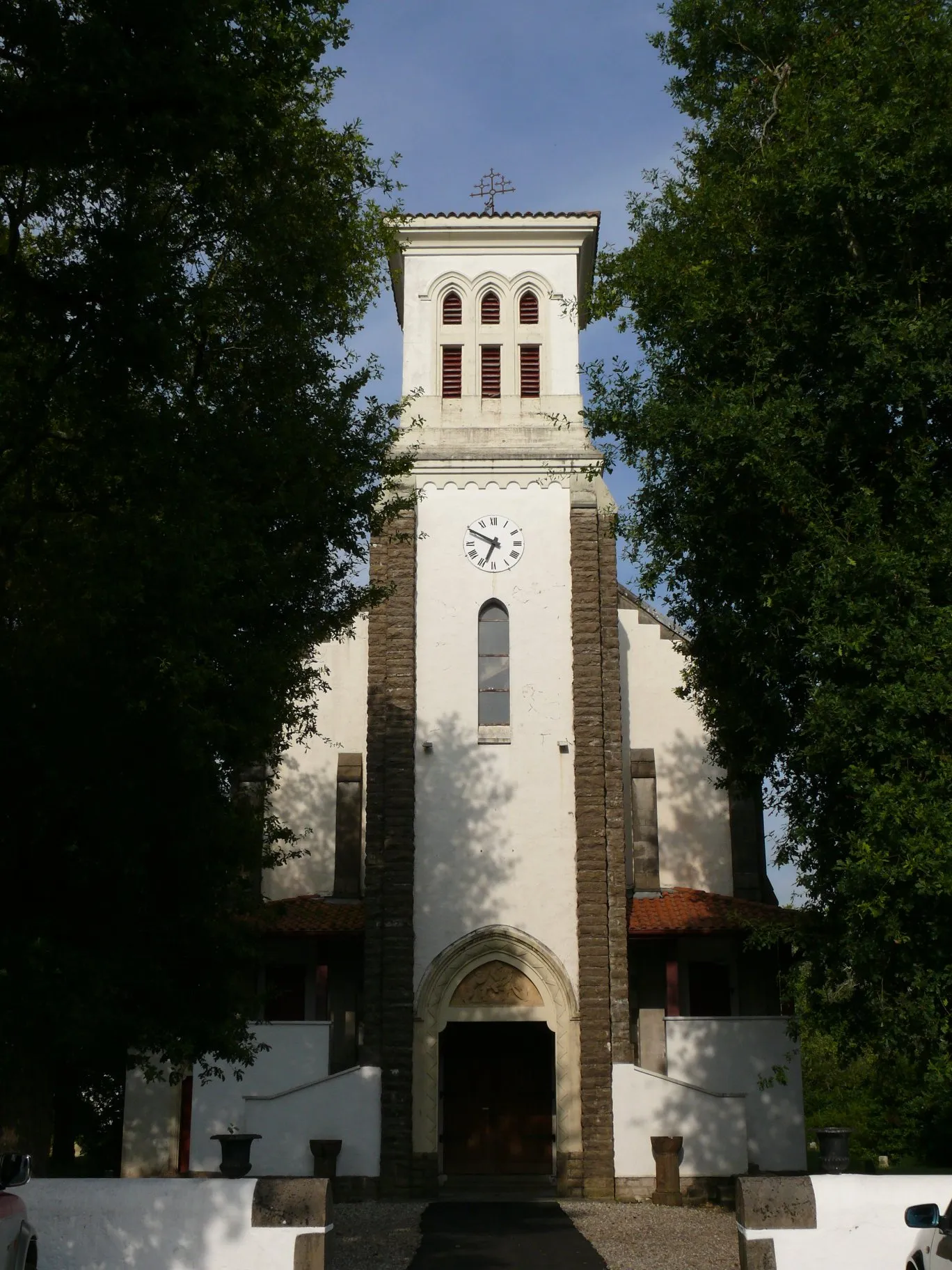 Photo showing: Saint-Martin's church of Larressore (Pyrénées-Atlantiques, Aquitaine, France).
