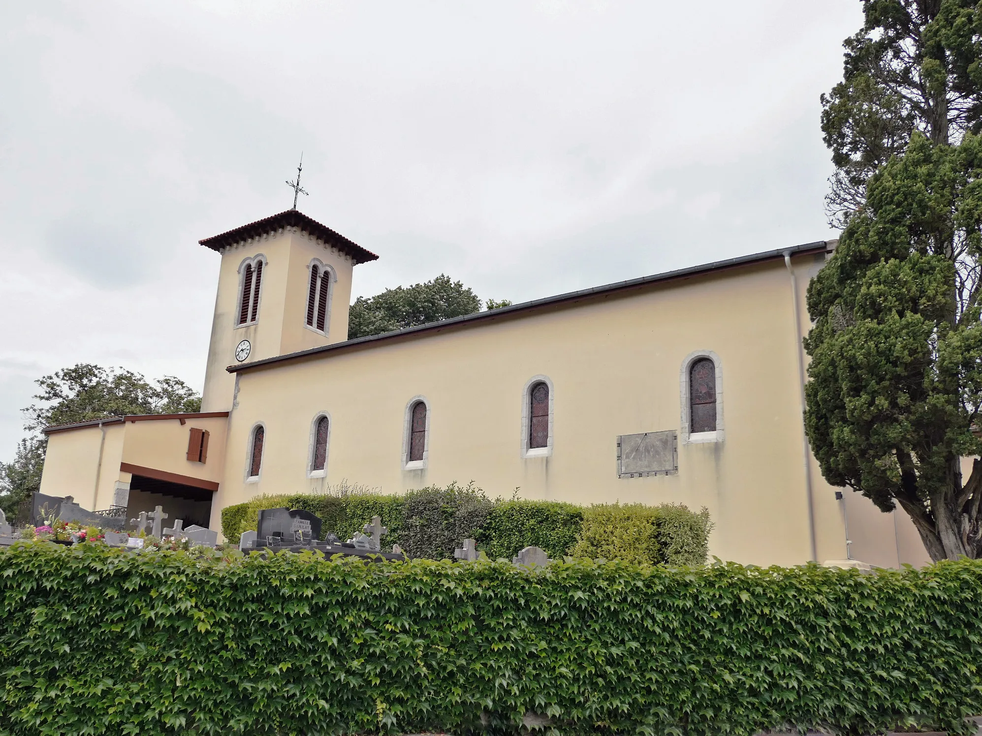 Photo showing: Église Saint-Jean-Baptiste de Sallespisse