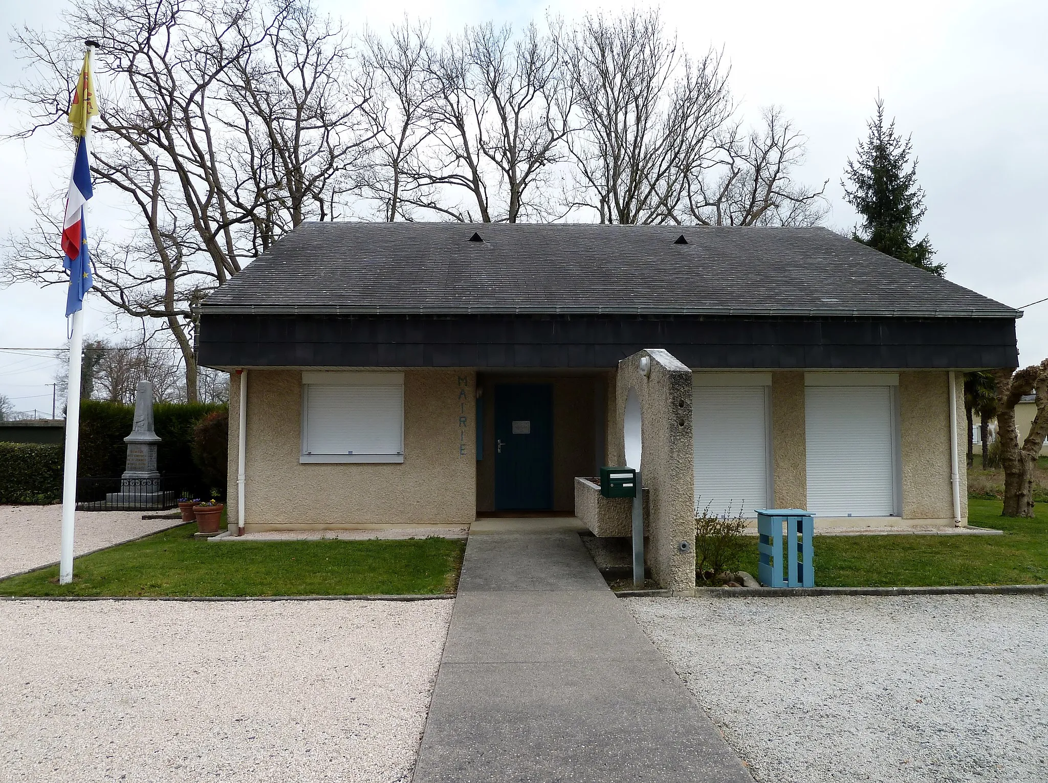 Photo showing: Mairie de Saint-Jammes, 64, France. Vue de face.