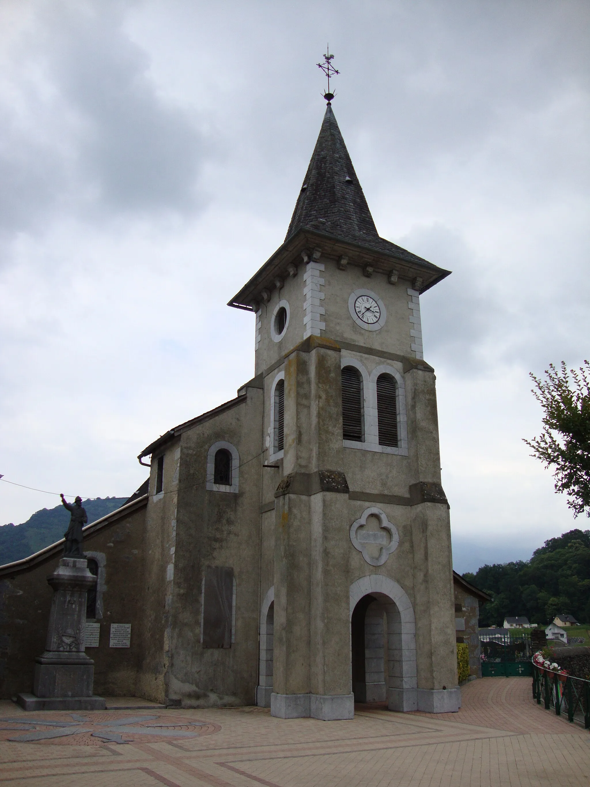 Photo showing: Issor_(Pyr-Atl,_Fr)_église Saint-Jean-l'Évangéliste