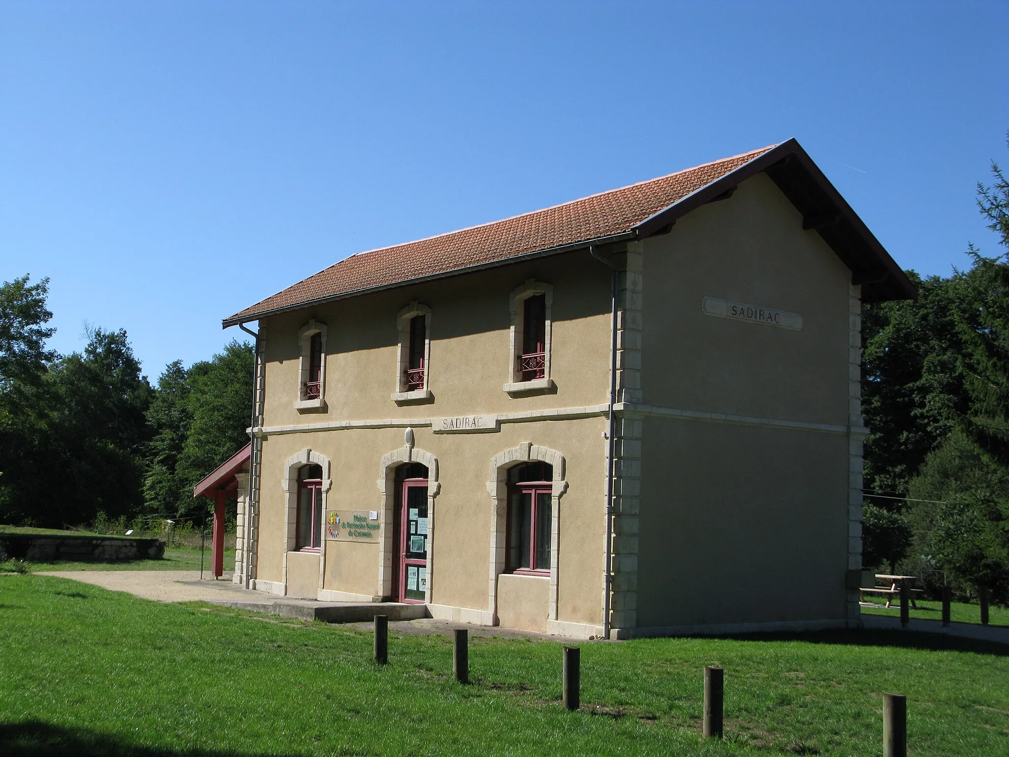 Photo showing: L'ancienne gare de Sadirac, le long de la piste Roger Lapébie