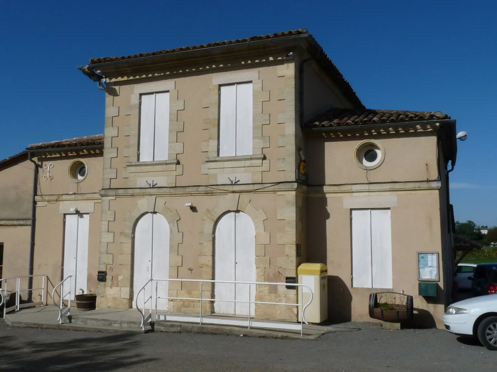 Photo showing: Bureau de poste, mairie de Saint-Trojan, Gironde, France
