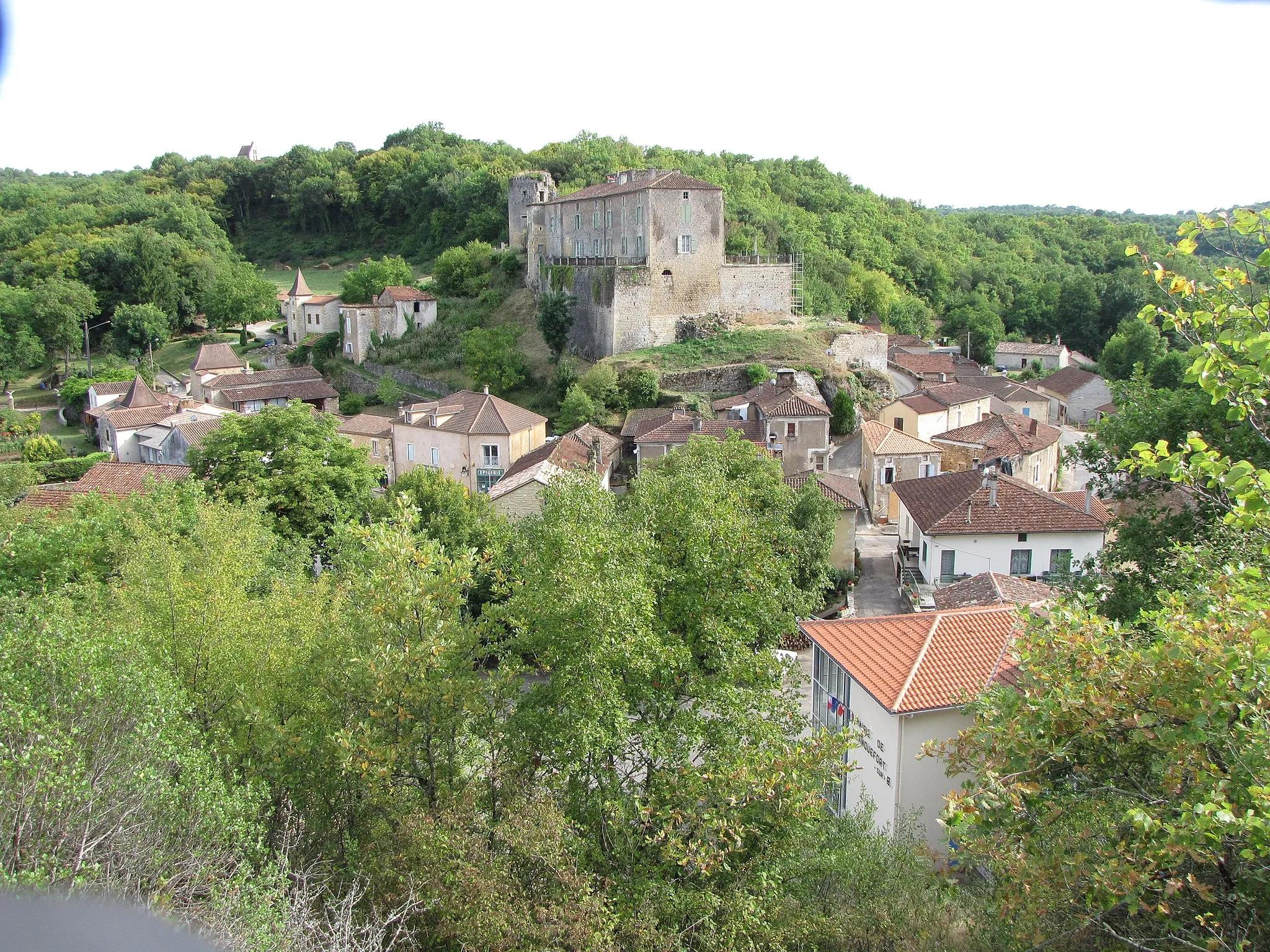 Photo showing: Blanquefort-sur-Briolance