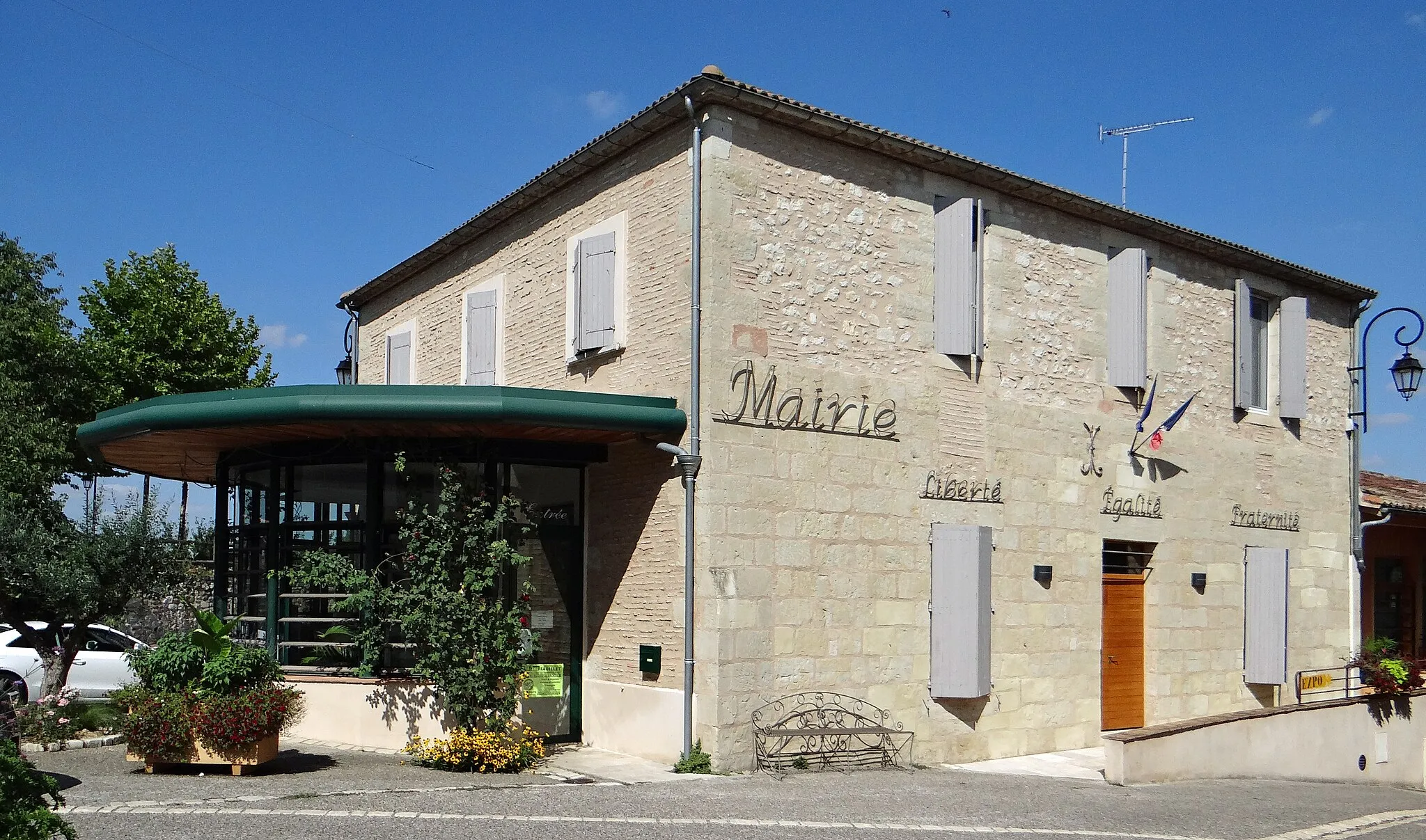 Photo showing: Fauillet - Mairie