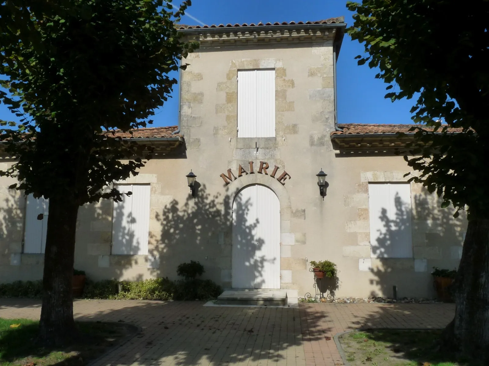 Photo showing: Mairie de Civrac-de-Blaye, Gironde, France