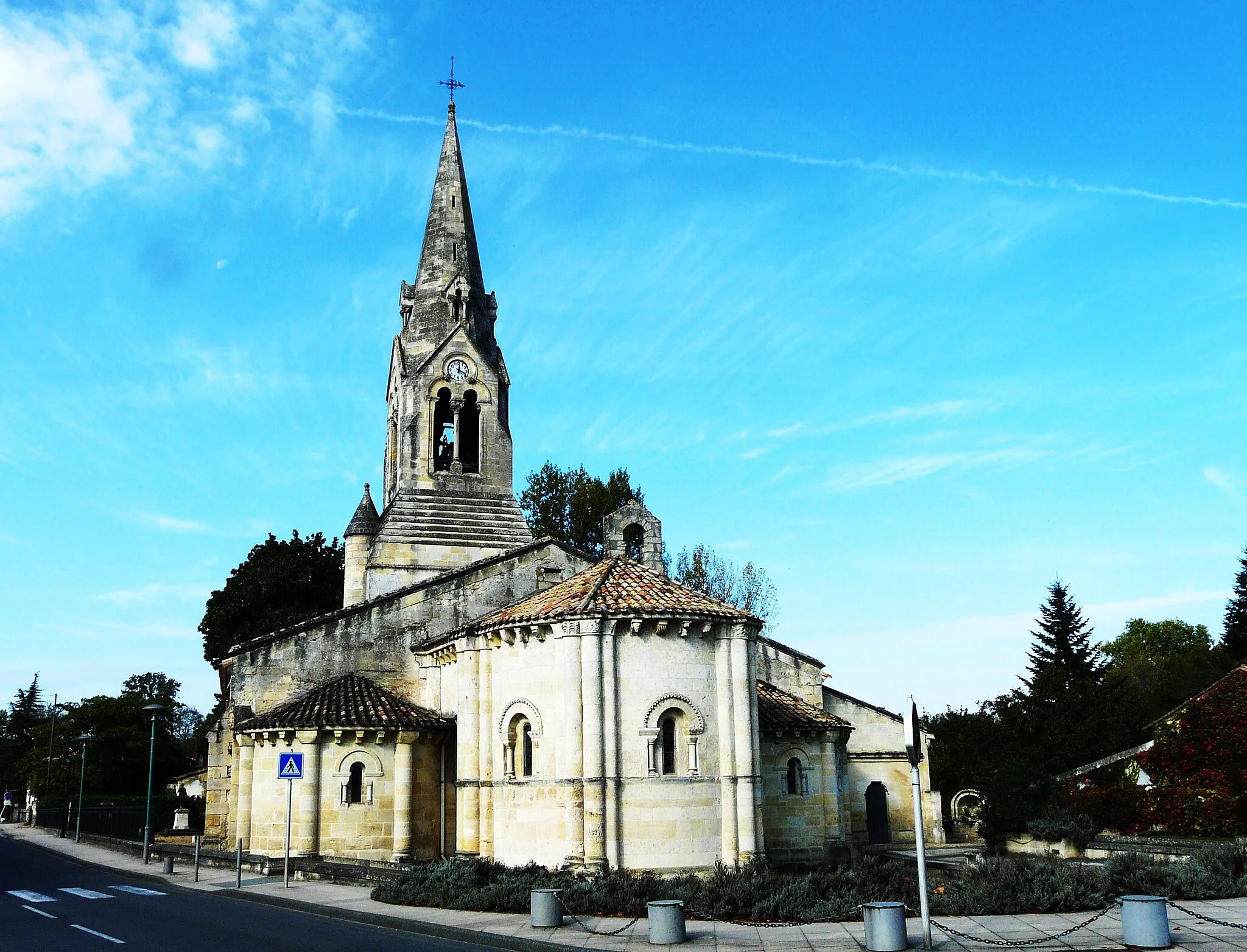 Photo showing: This building is inscrit au titre des monuments historiques de la France. It is indexed in the base Mérimée, a database of architectural heritage maintained by the French Ministry of Culture, under the reference PA00083574 .