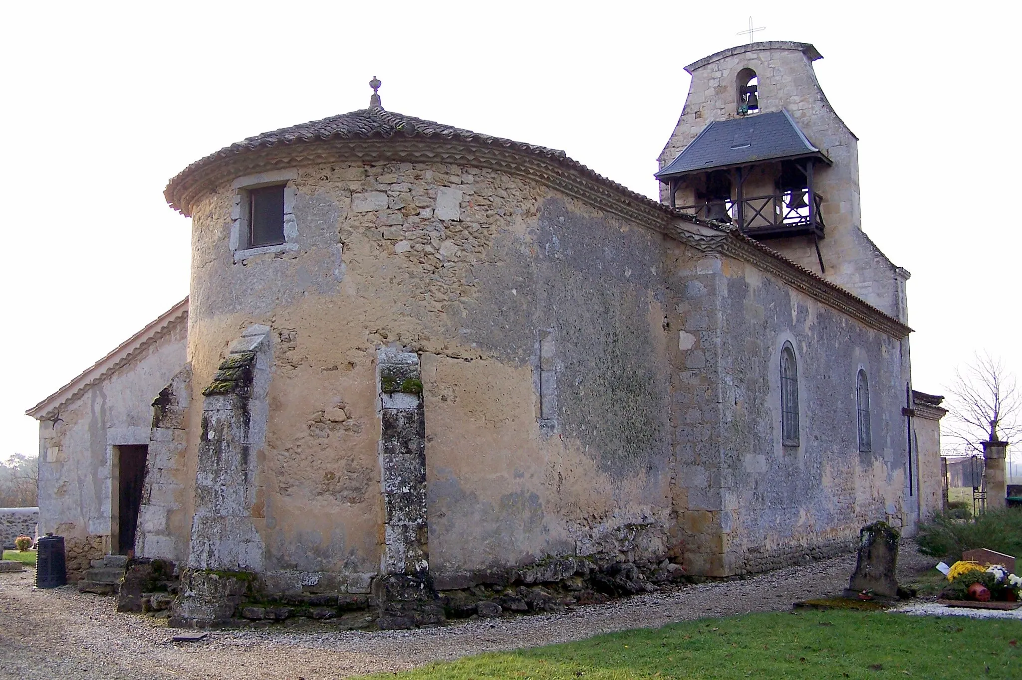 Photo showing: Apse of the church of Brouqueyran (Gironde, France)