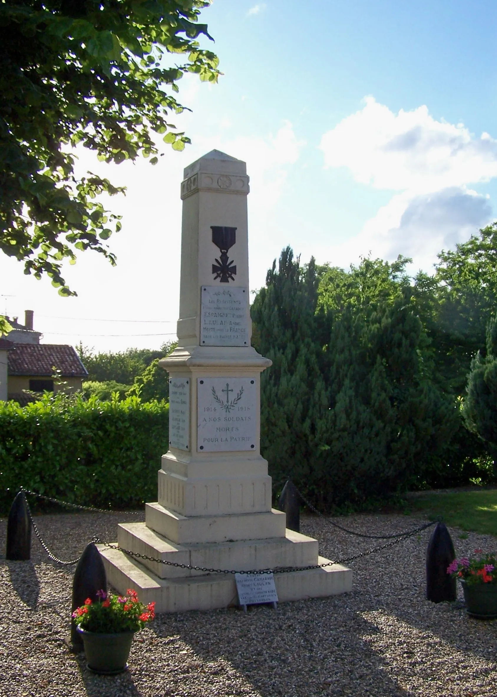 Photo showing: Monument aux morts de Puybarban, Gironde, France