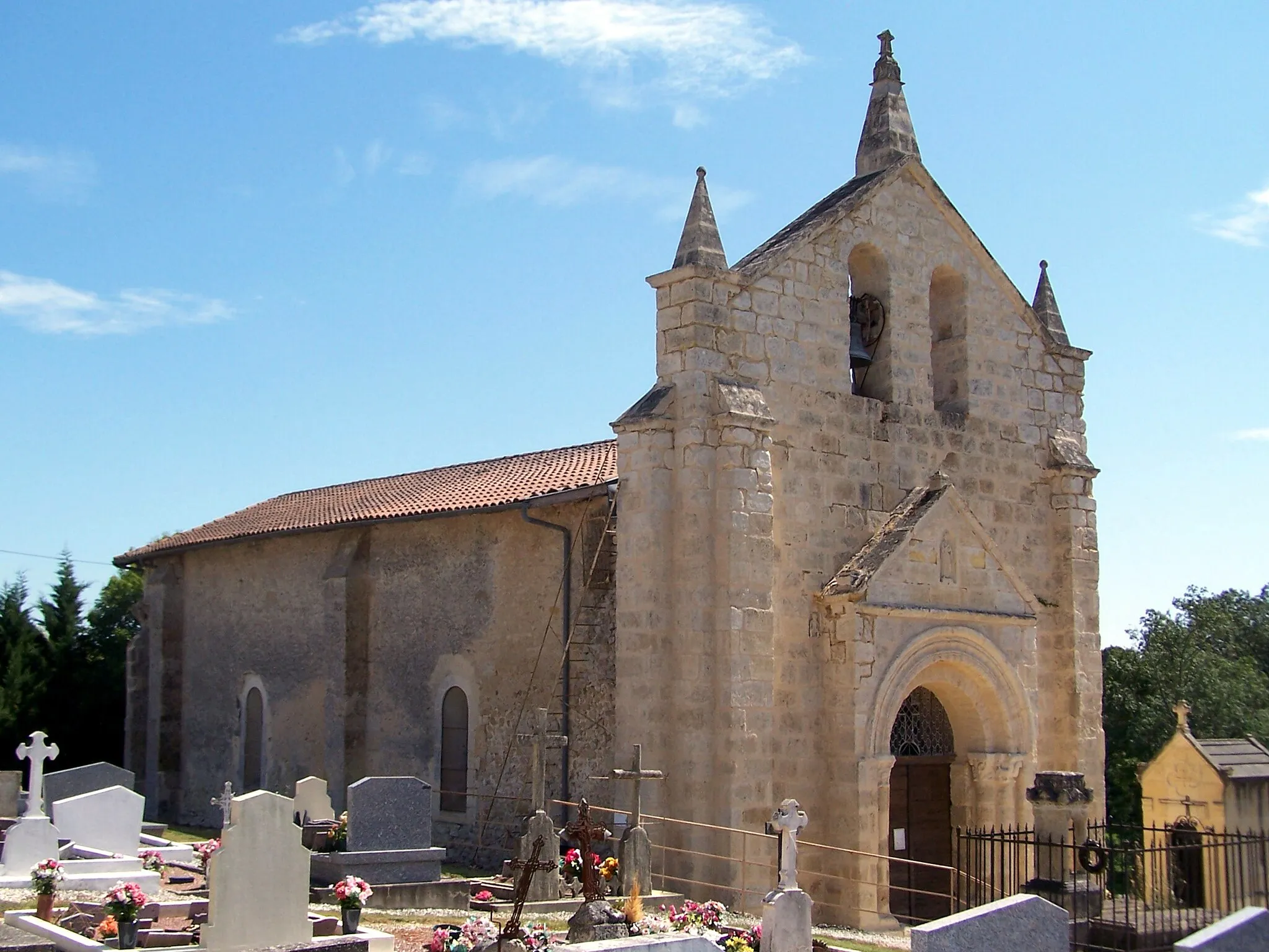 Photo showing: Church Saint-Pierre of Cleyrac (Gironde, France)