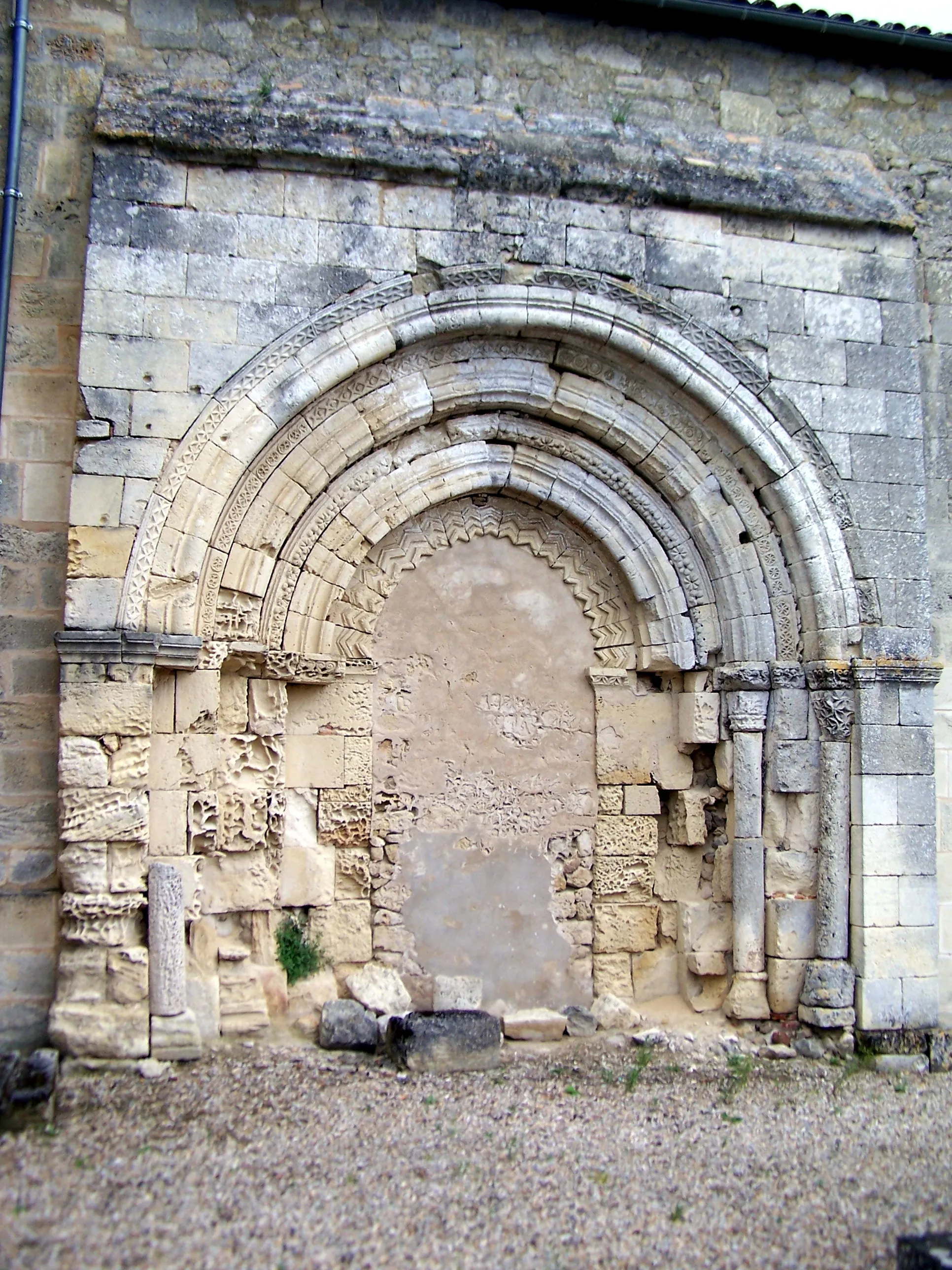 Photo showing: Saint-Gervasius-Saint-Protasius church of Faleyras (Gironde, France)