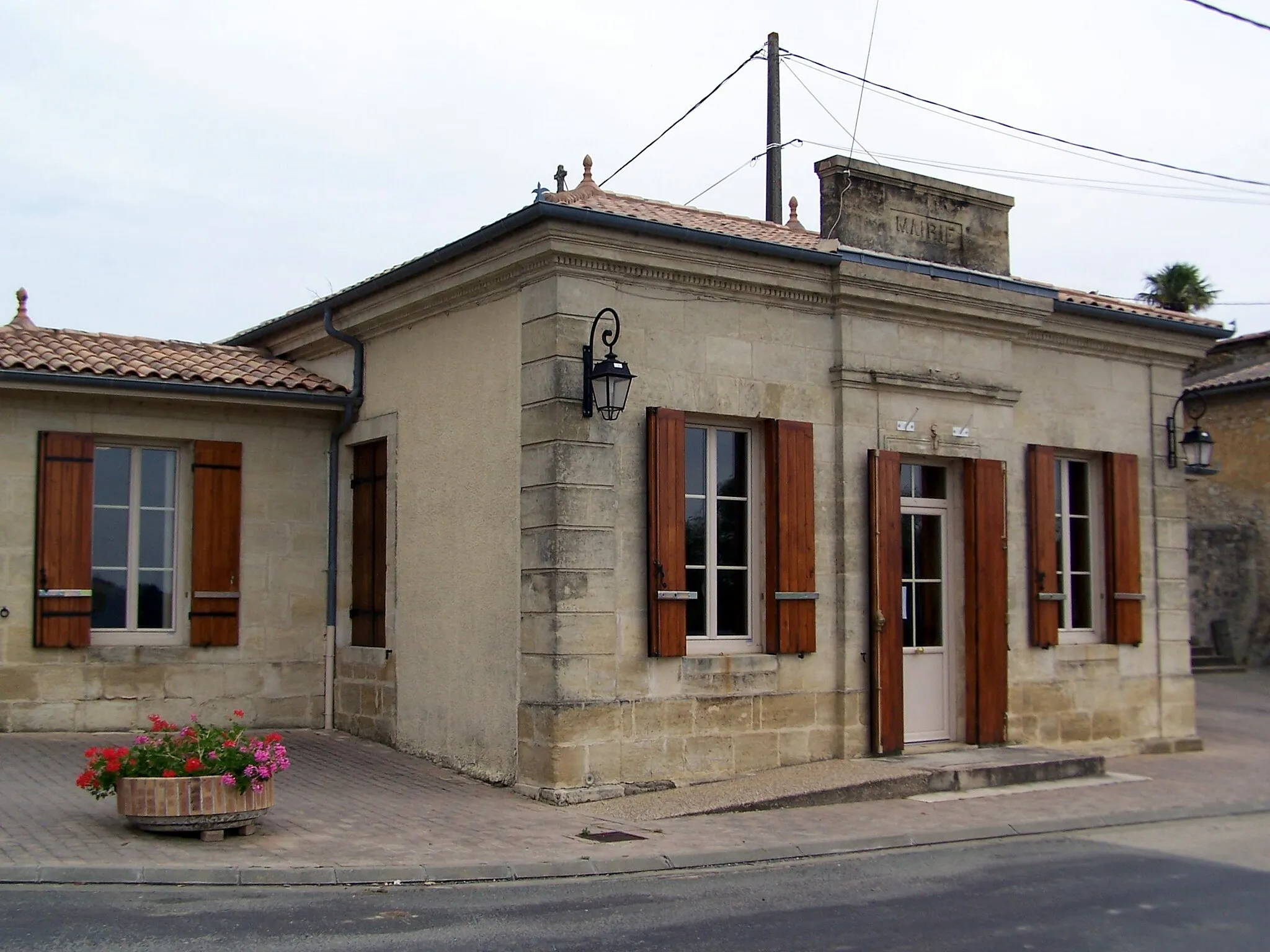 Photo showing: Town hall of Donzac (Gironde, France)