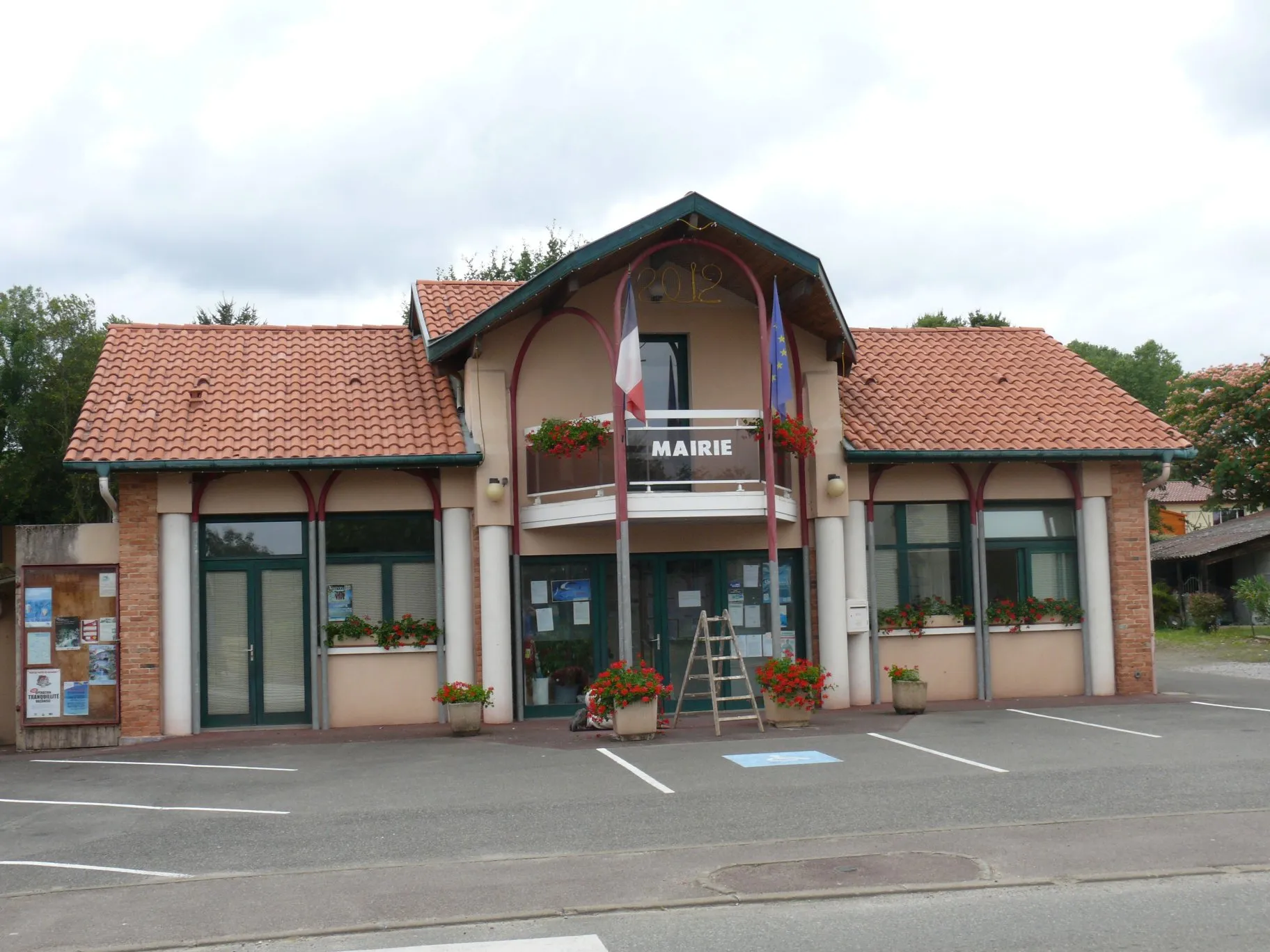 Photo showing: The townhall of Cagnotte (Landes, Pyrénées-Atlantiques, France).