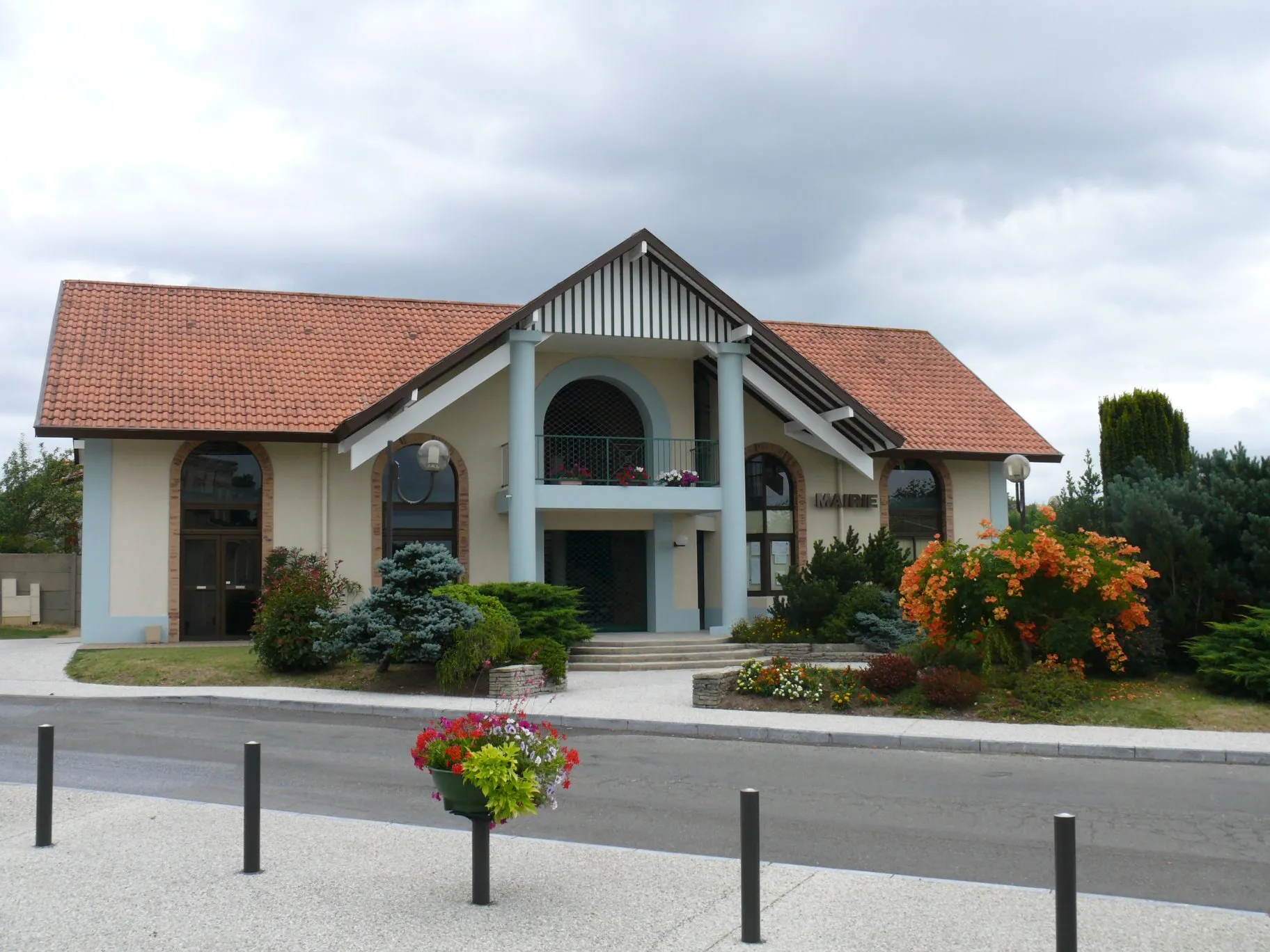 Photo showing: The townhall of Saint-Pandelon (Landes, Pyrénées-Atlantiques, France).