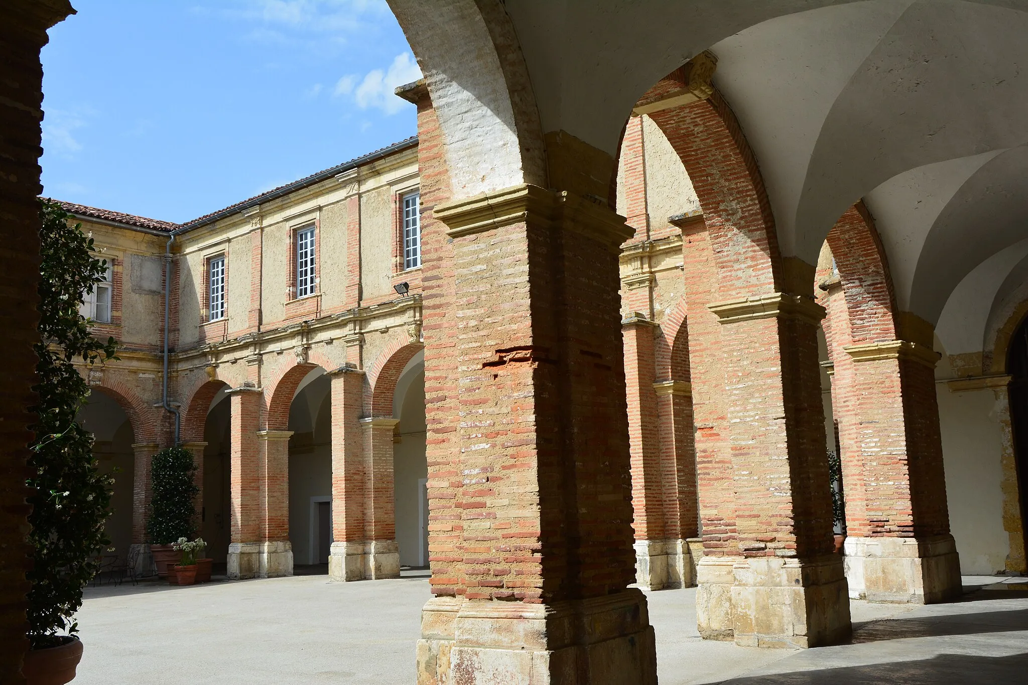 Photo showing: Cloître couvent des Jacobins Saint-Sever