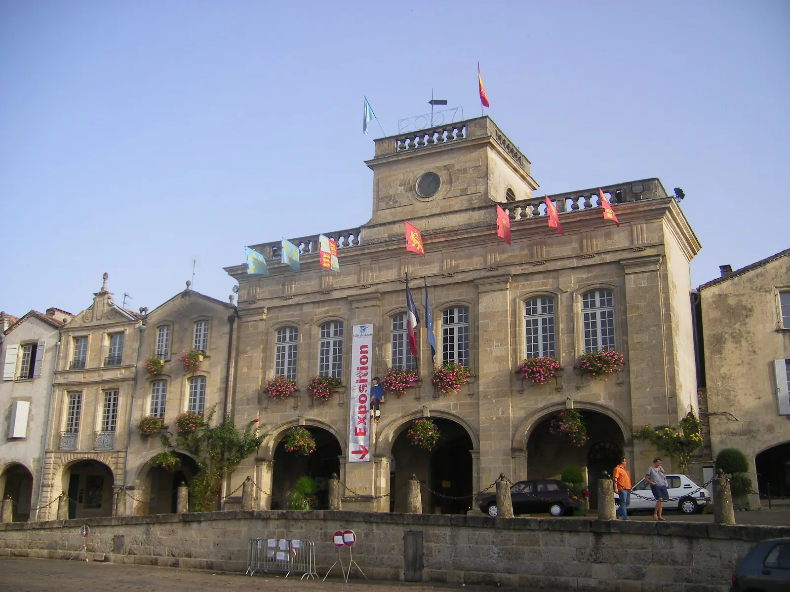 Photo showing: Bazas town hall