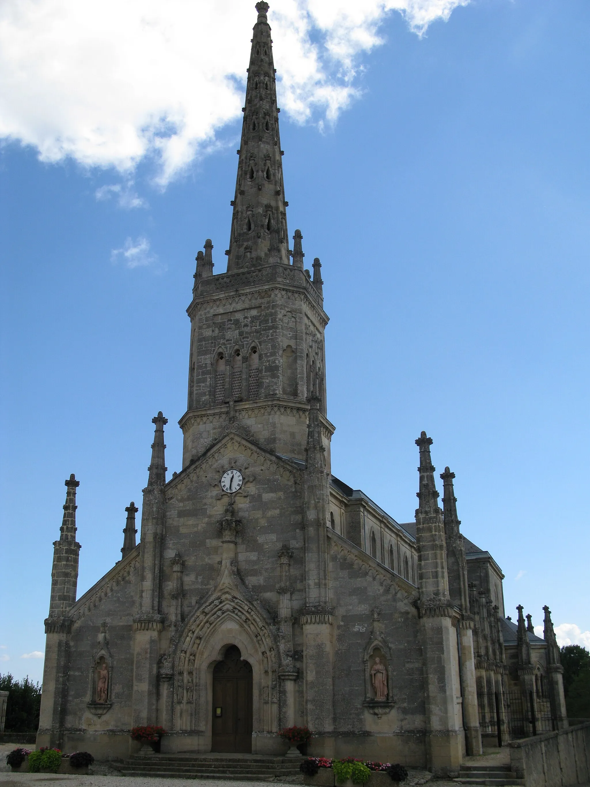 Photo showing: L'église de Saint-Julien-Beychevelle