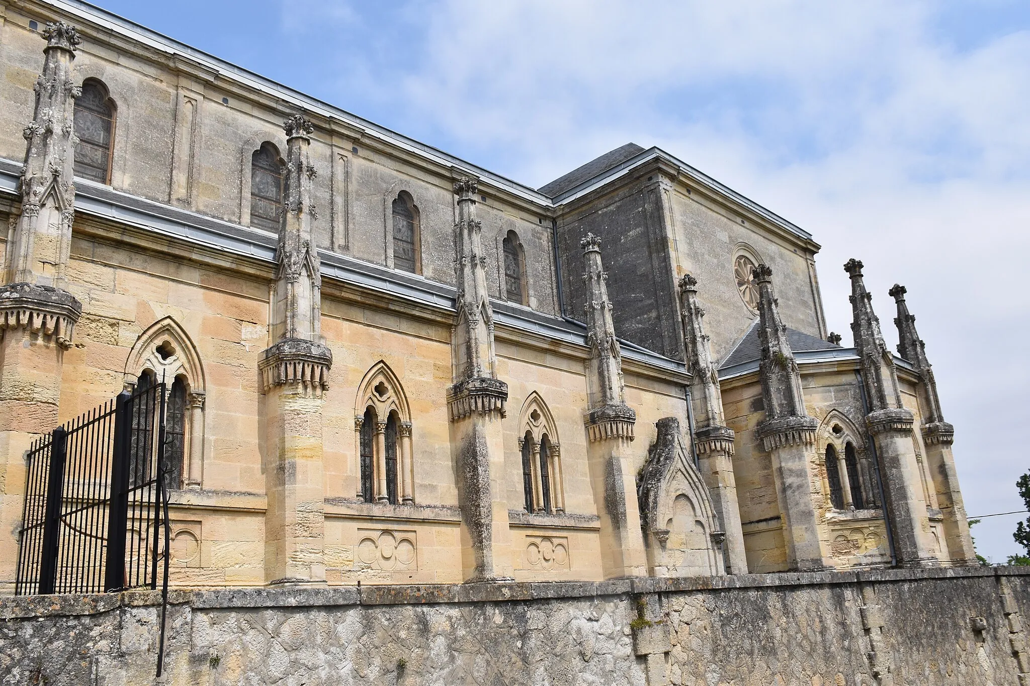 Photo showing: Eglise Saint-Julien