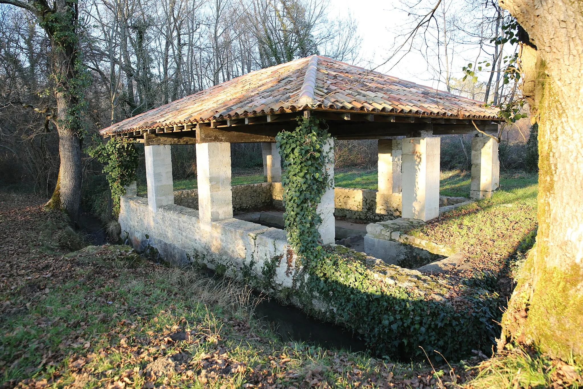 Photo showing: salle communale à Avensan