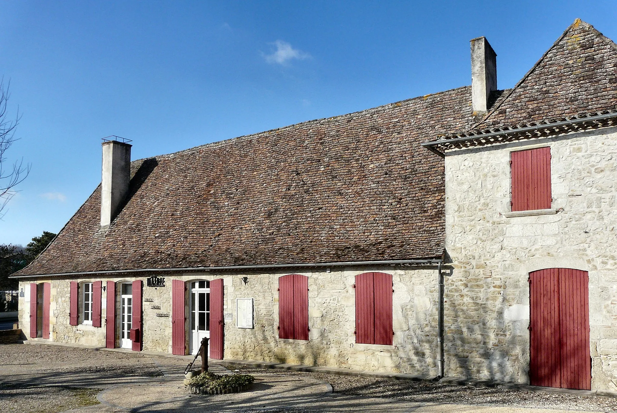 Photo showing: La mairie de Le Fleix