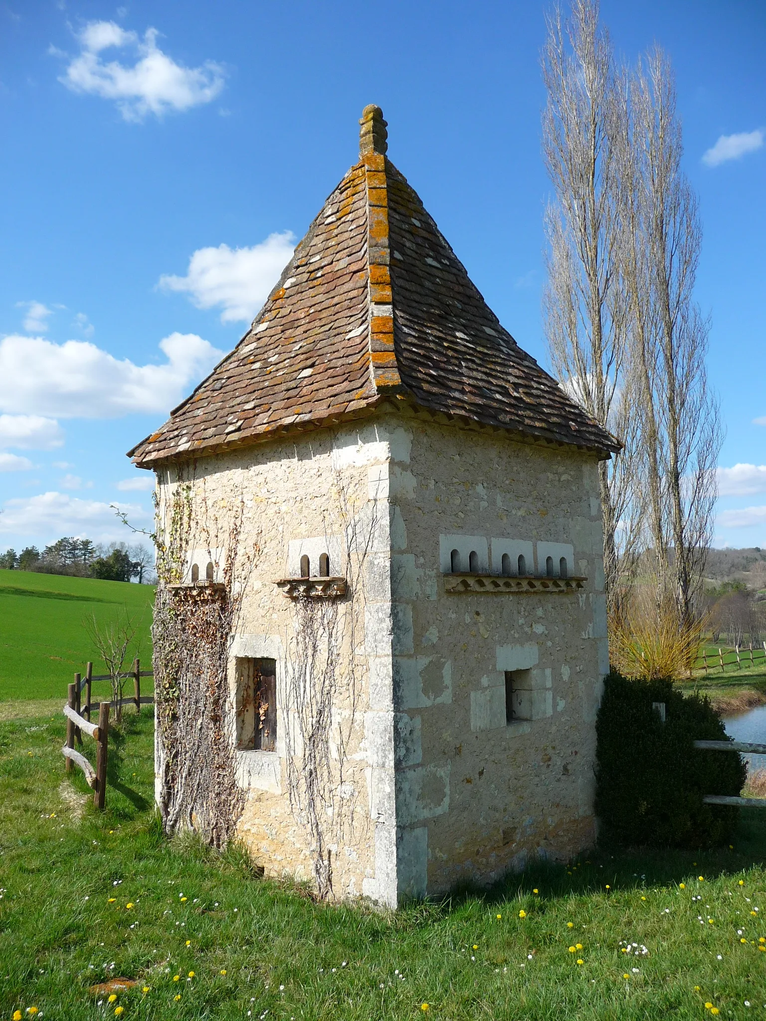 Photo showing: Montagnac-la-Crempse (Dordogne)