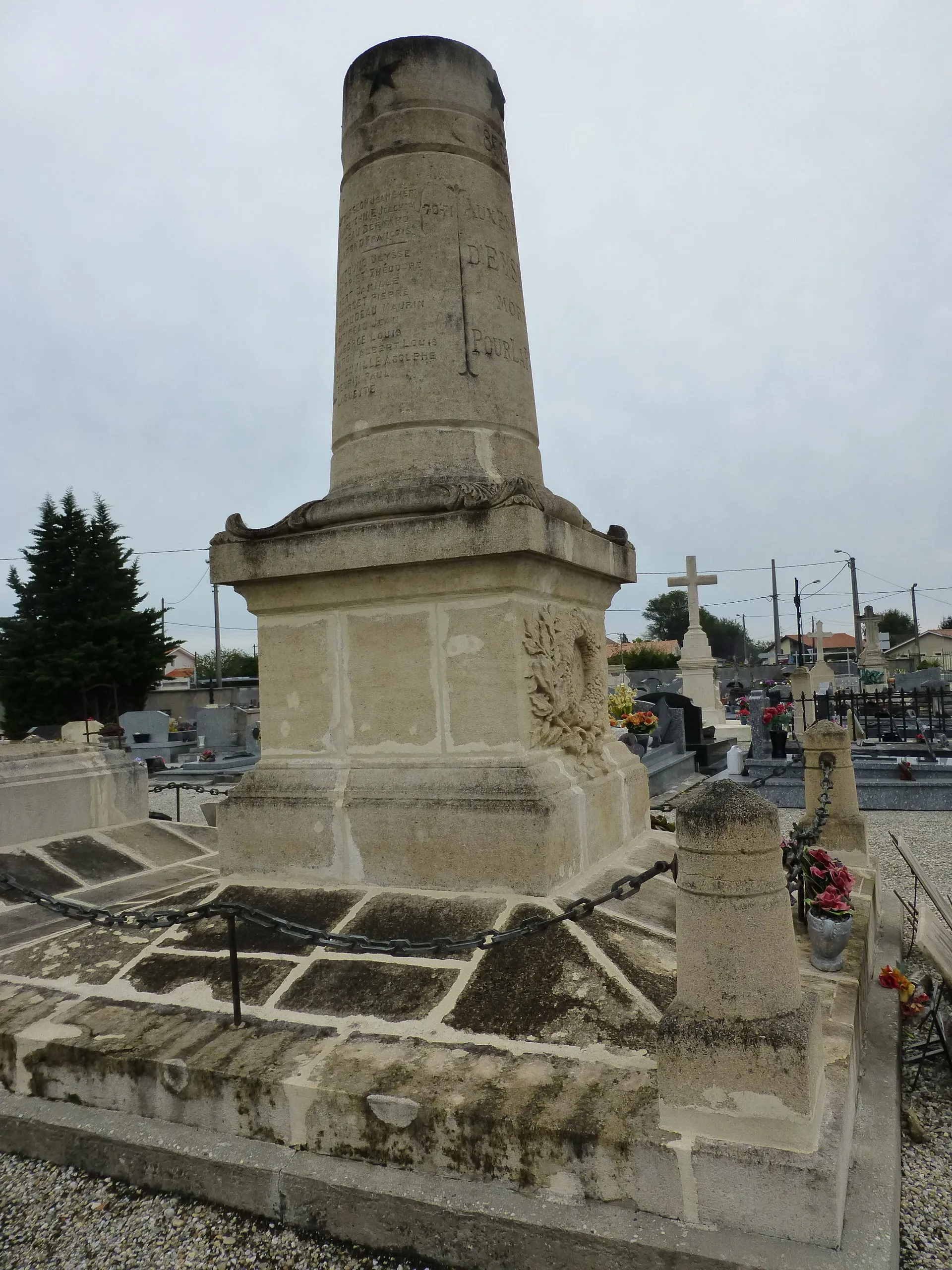 Photo showing: Eysines, Monument aux morts de 1870 érigé en 1910