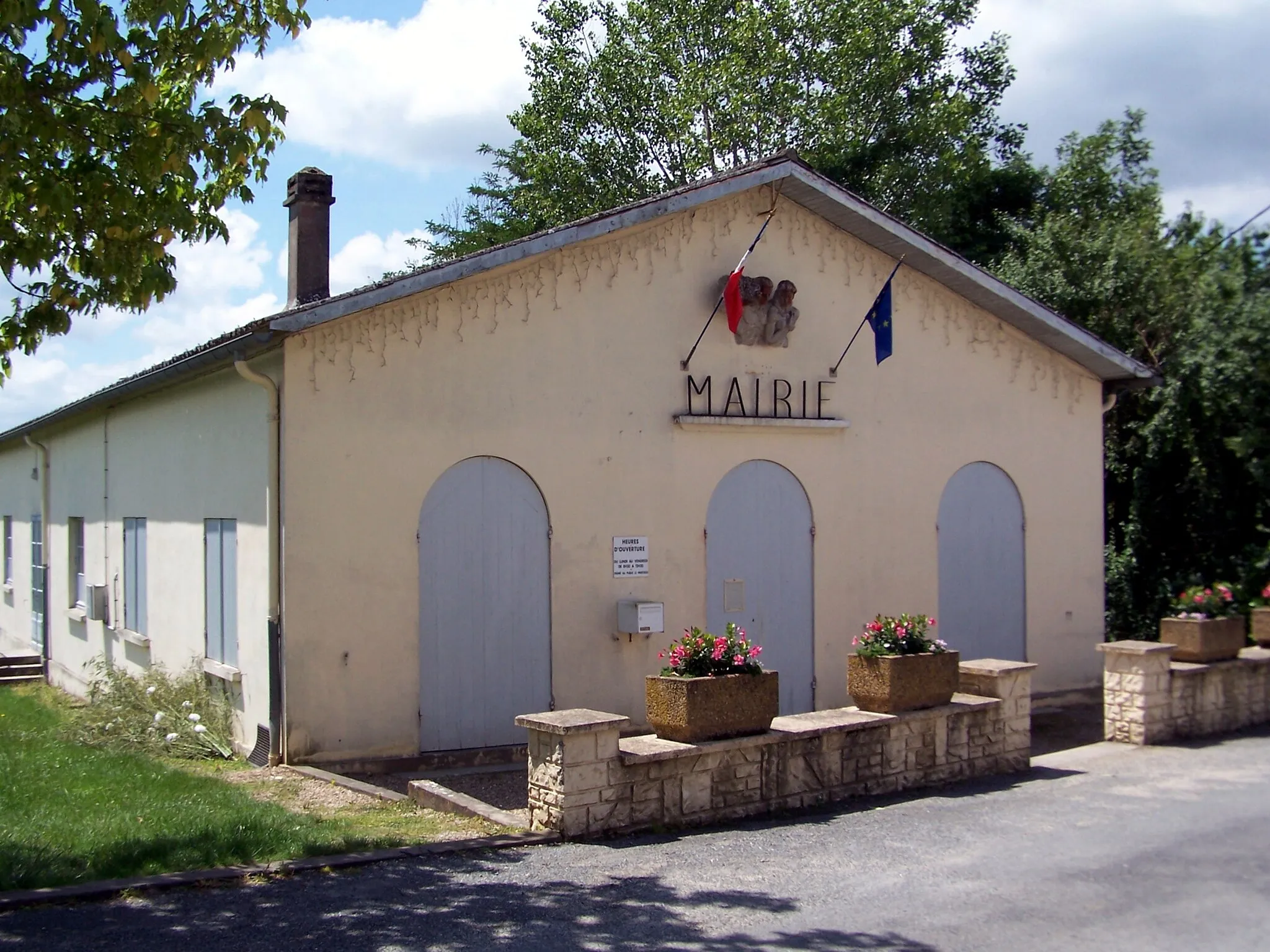 Photo showing: Town hall Doulezon (Gironde, France)