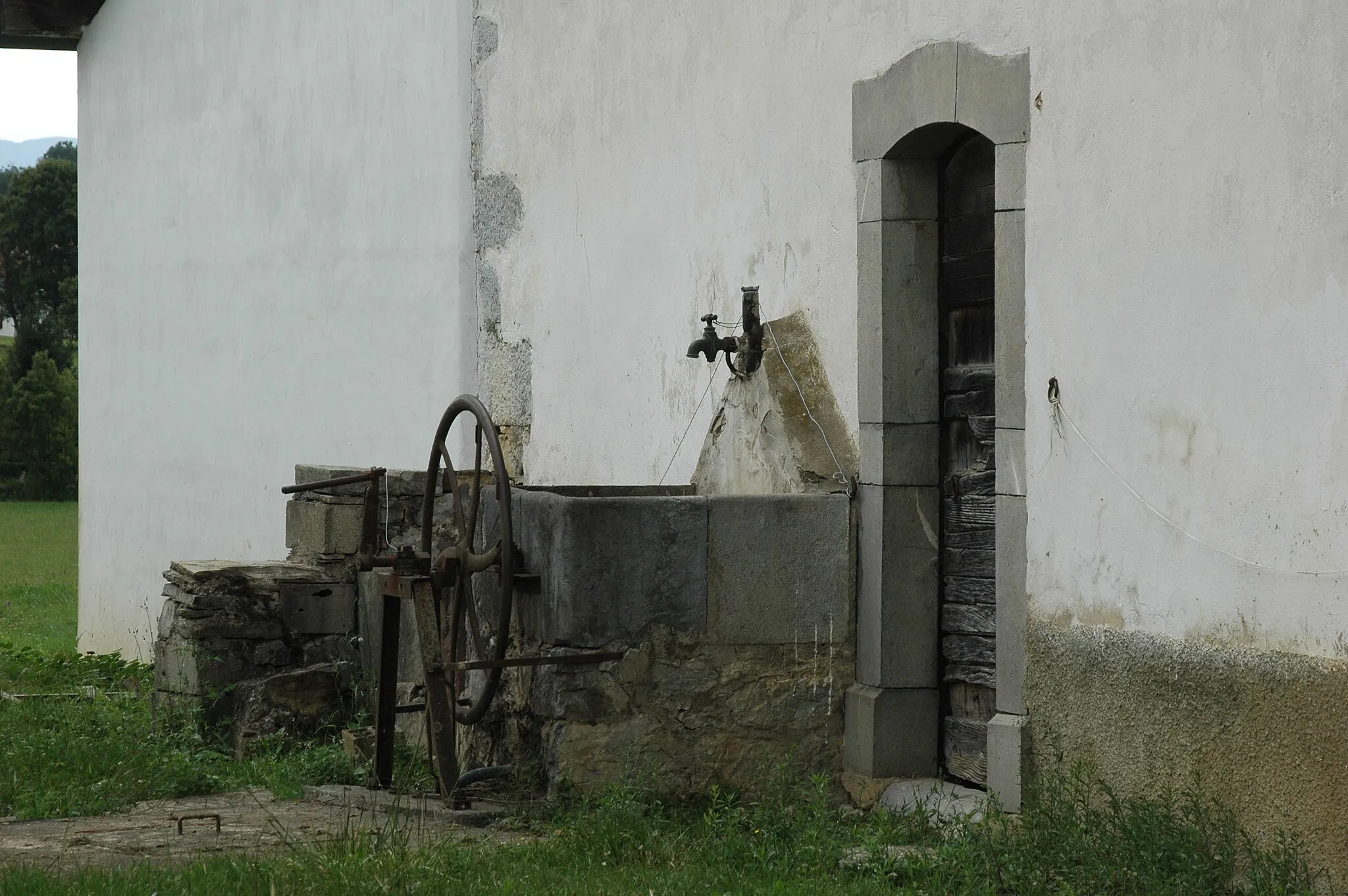 Photo showing: Petit lavoir à Ainhice-Mongelos