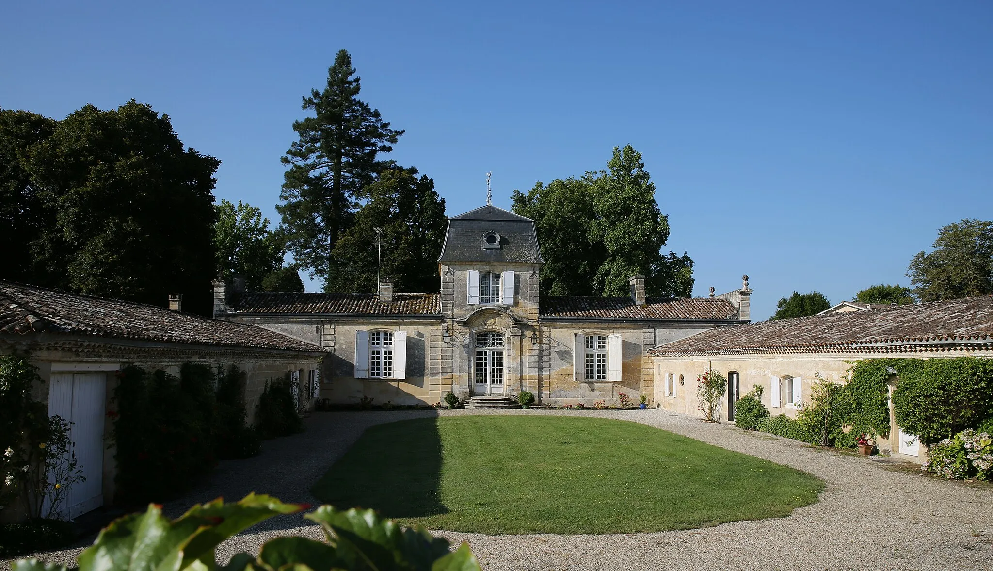 Photo showing: Château Belin